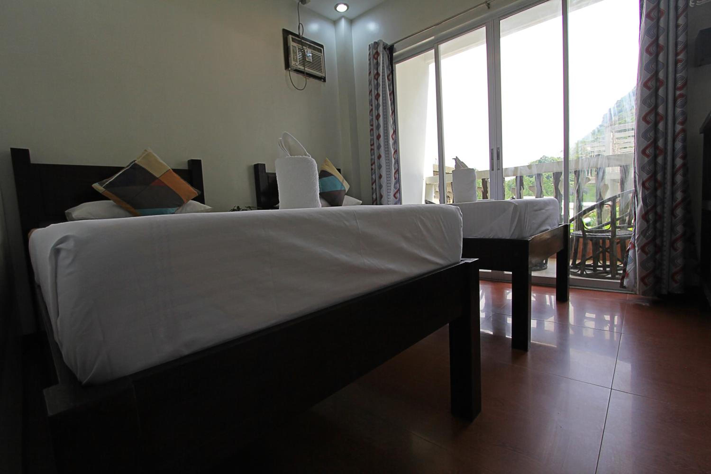 Seaslugs Travellers Inn, El Nido - 12