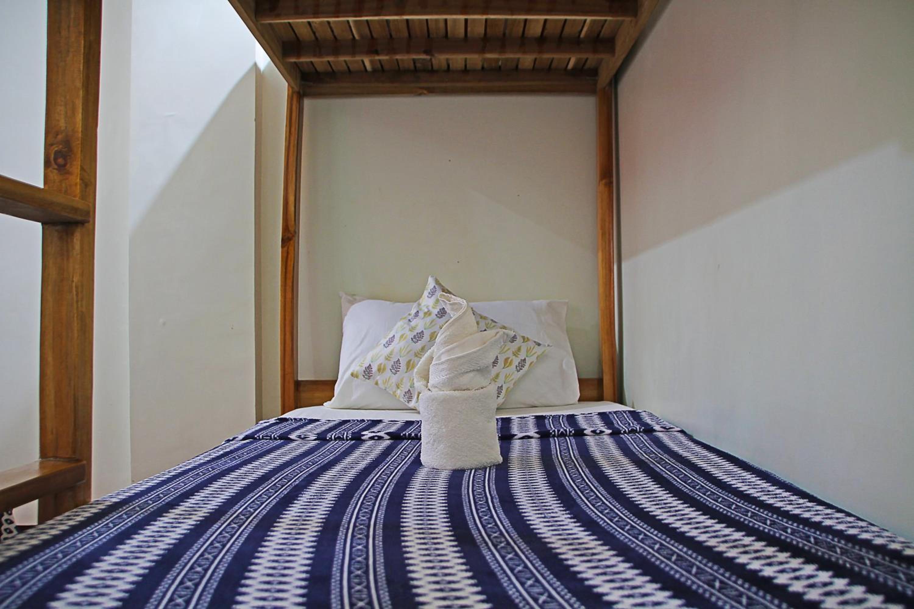 Seaslugs Travellers Inn, El Nido - 10