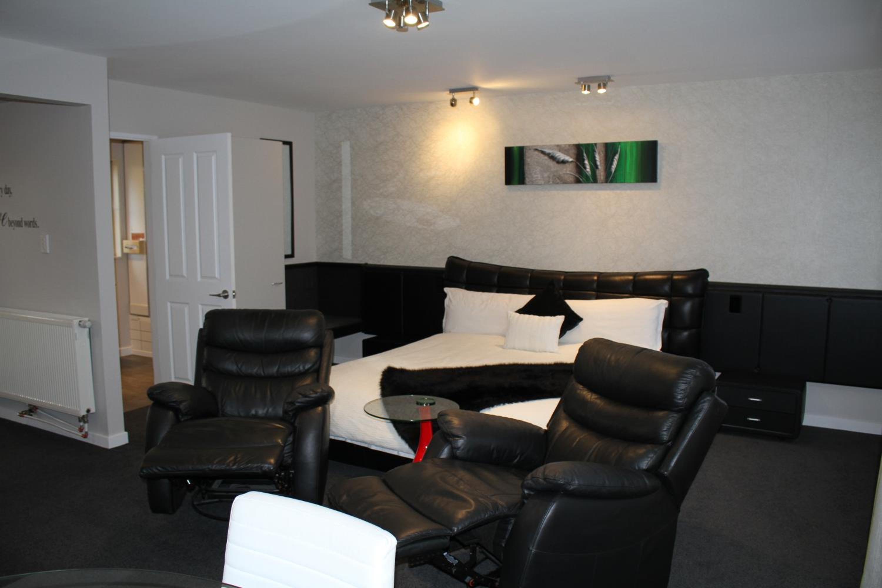 Birchwood Manor