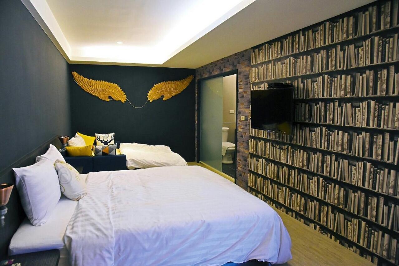 Photo 12