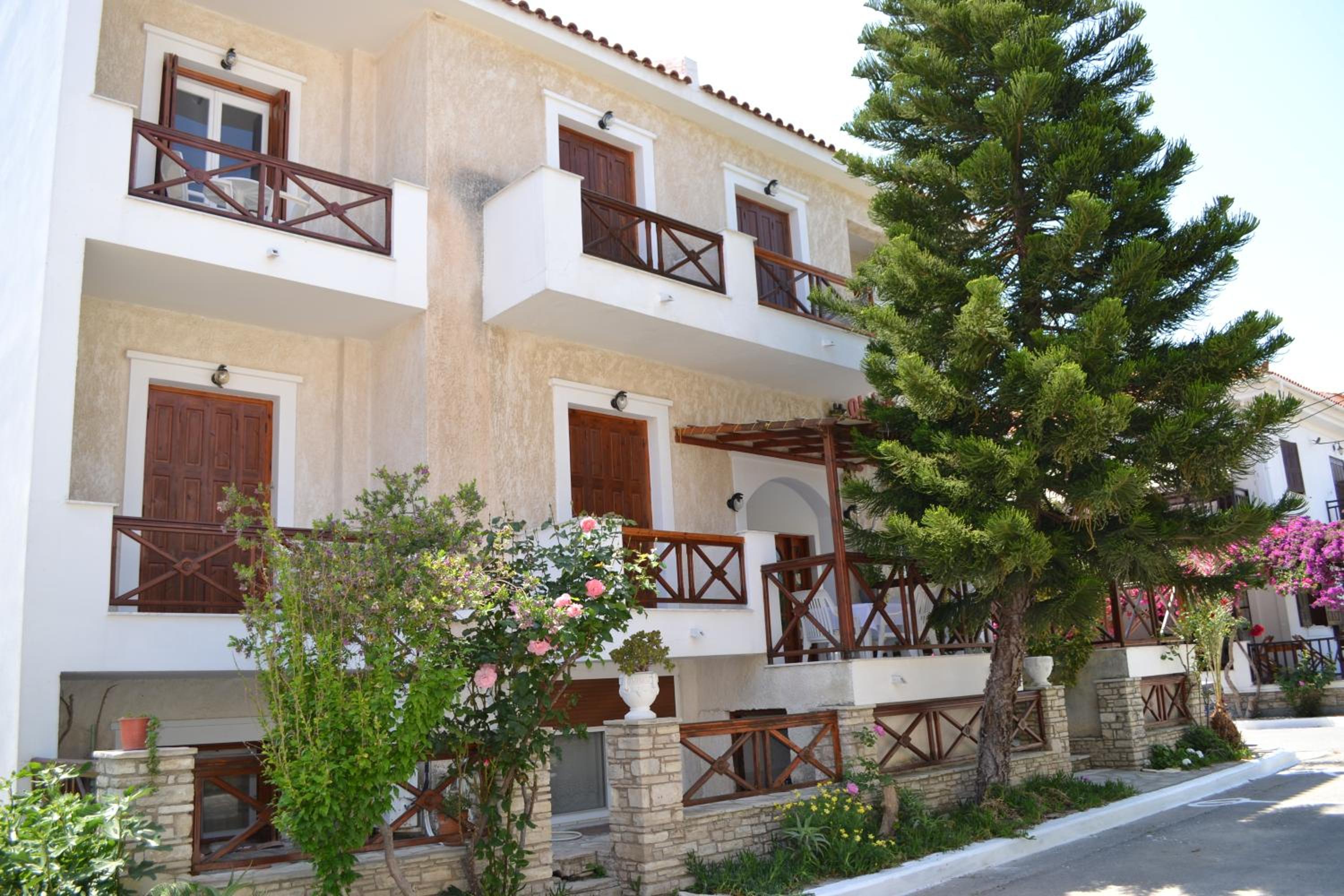 Hotel Rania Beach - Image 1