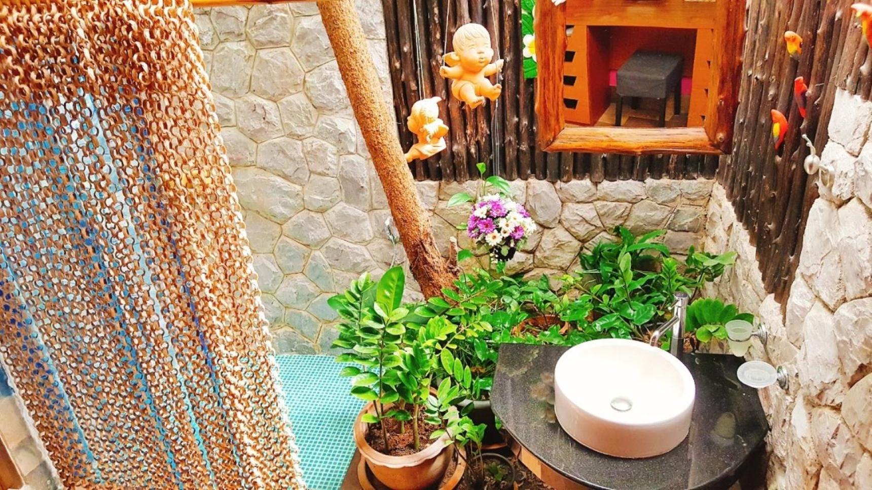 Birds and Bees Resort
