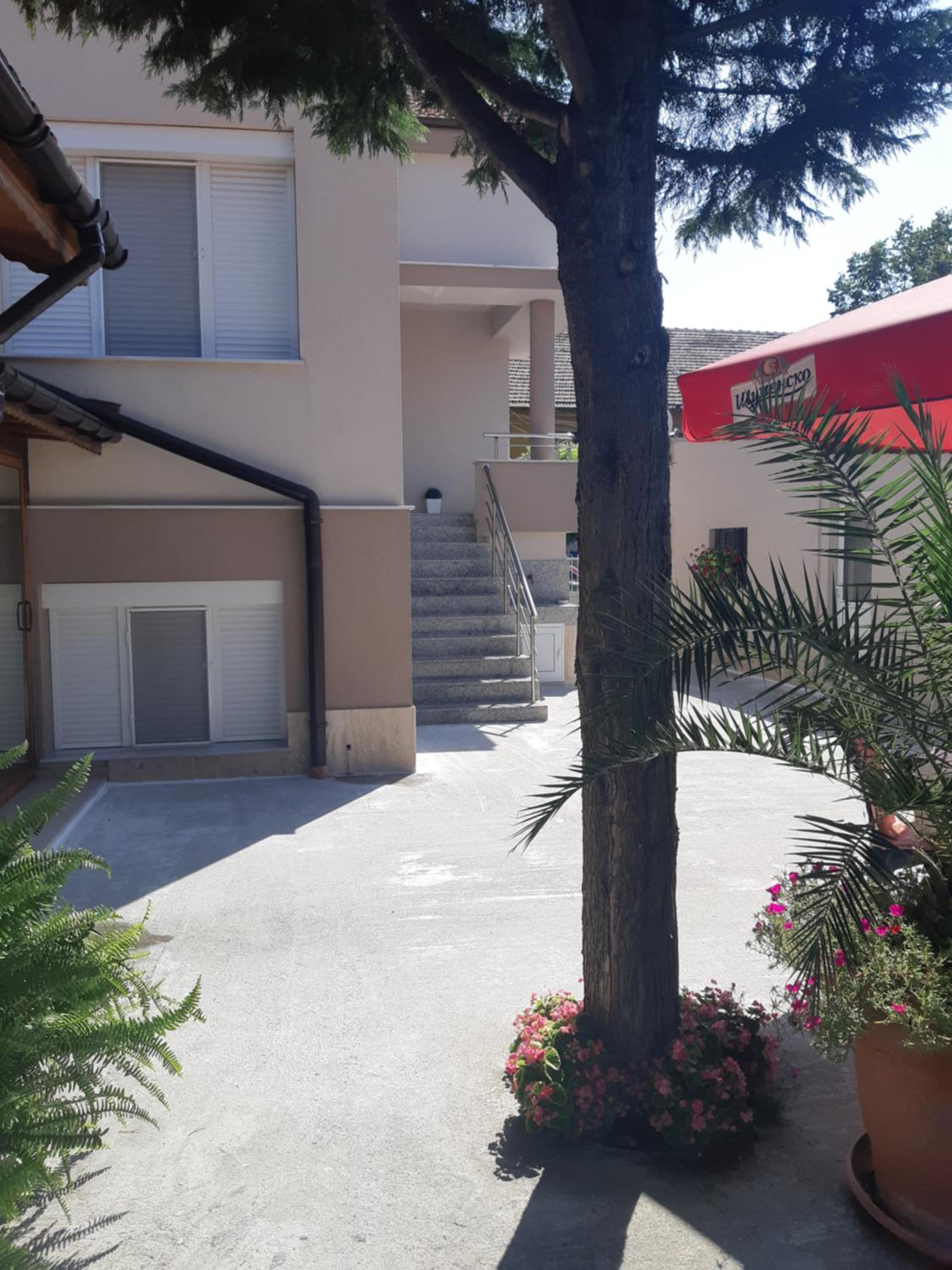 Villa Ros Guest House