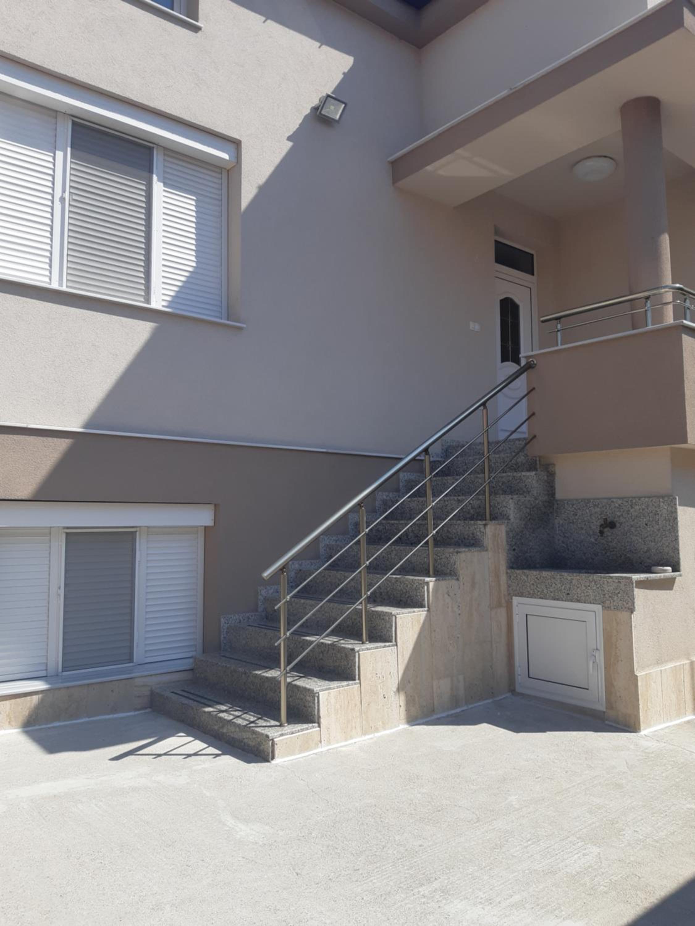 Villa Ros Guest House