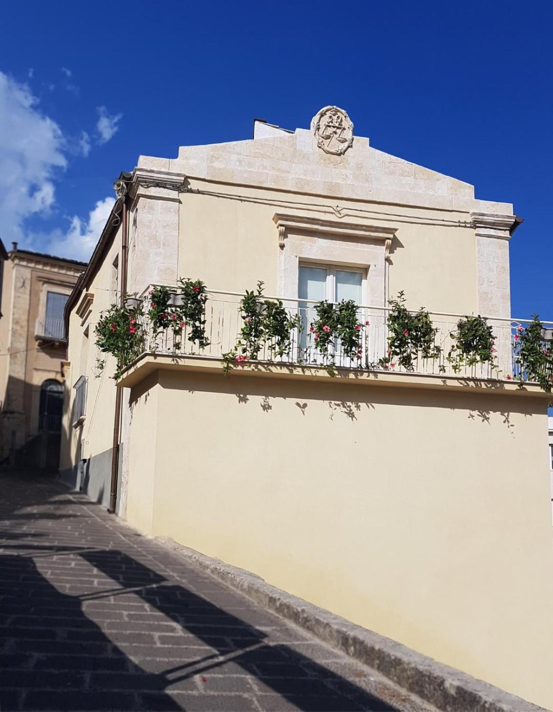 Casa dei Giurati view 5
