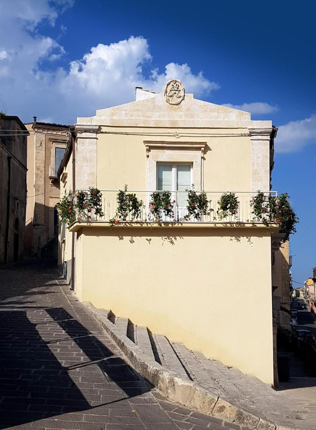 Casa dei Giurati view 4