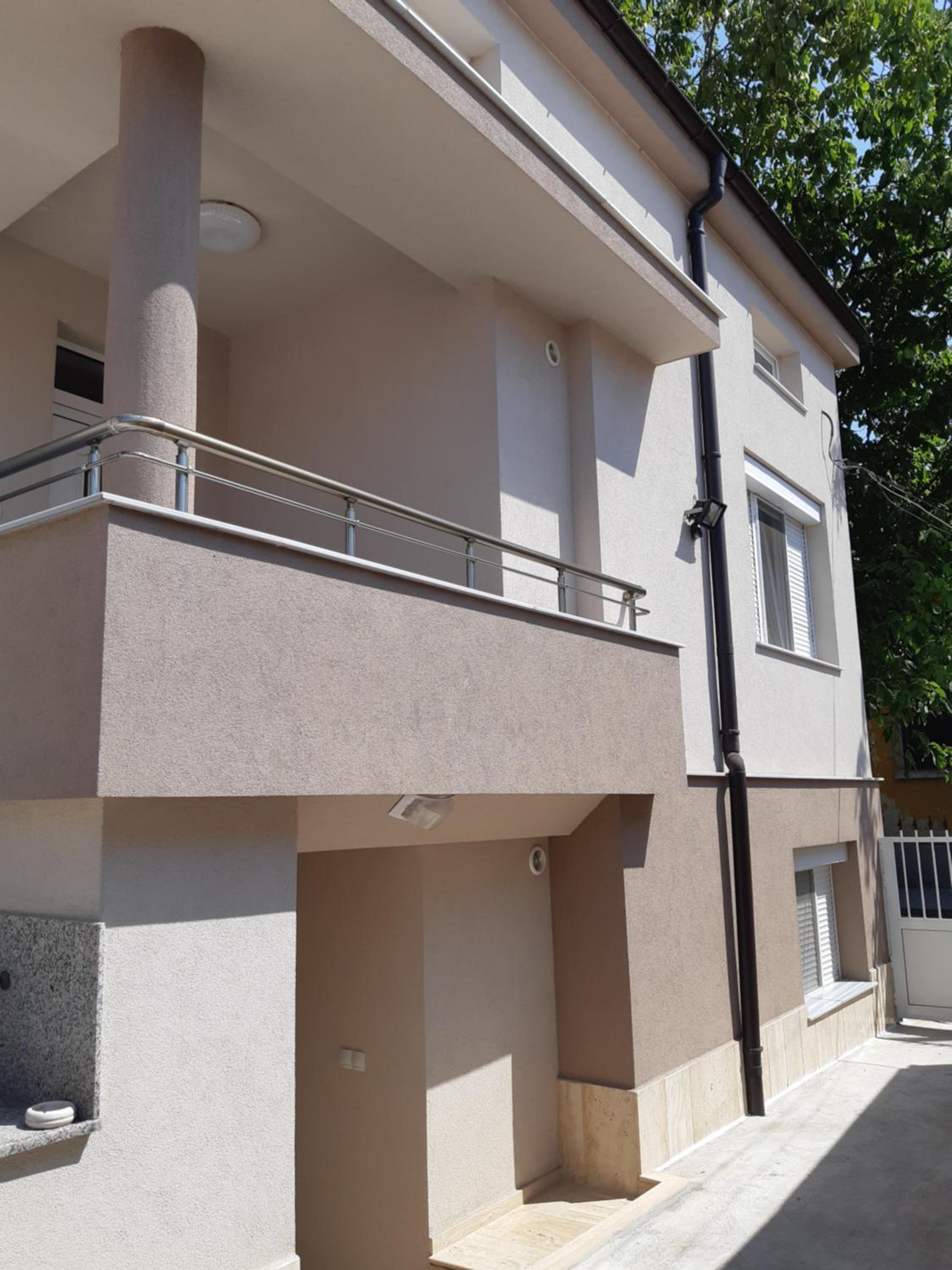 Villa Ros Guest House