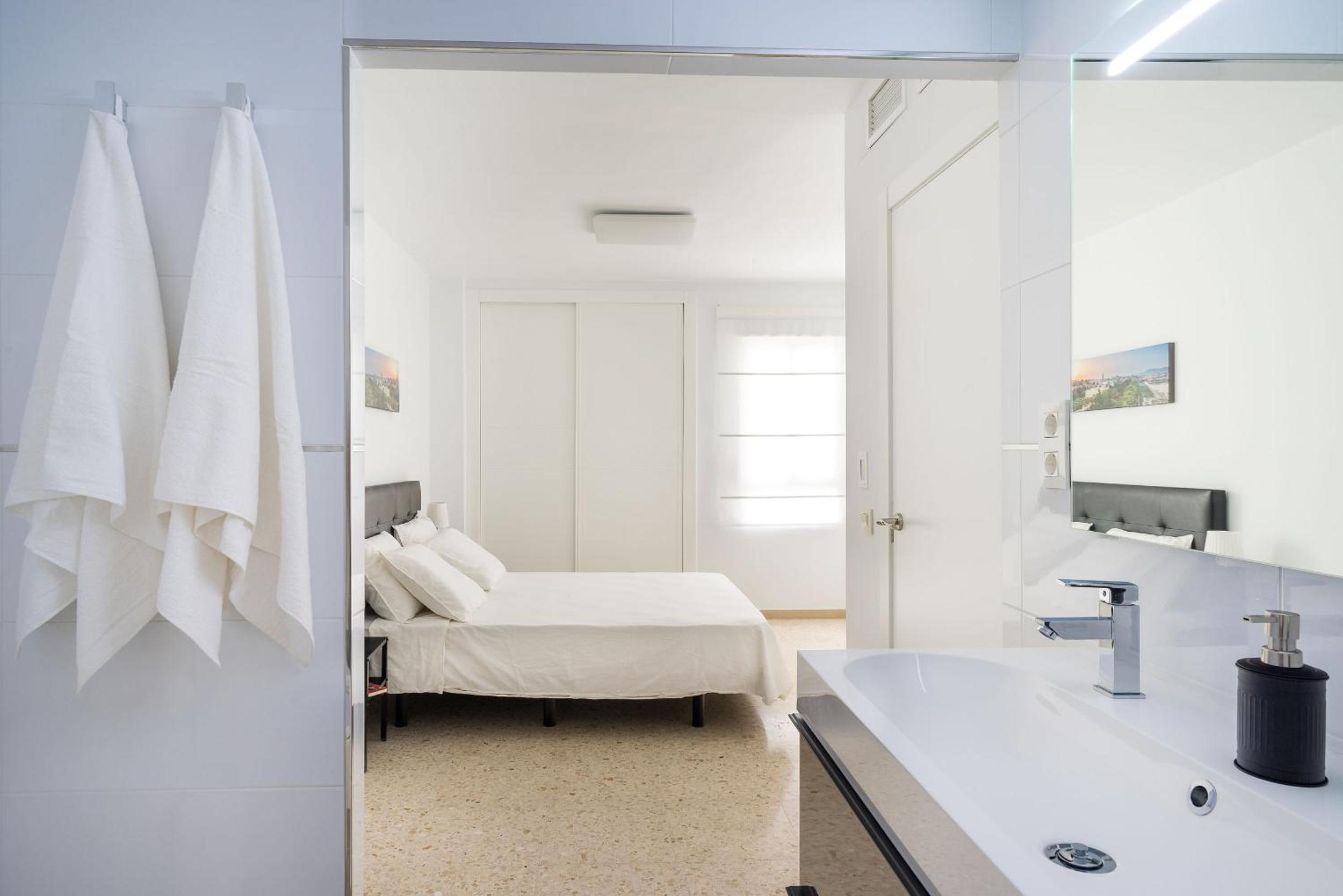 Arcos Beach Infostays - Free Parking