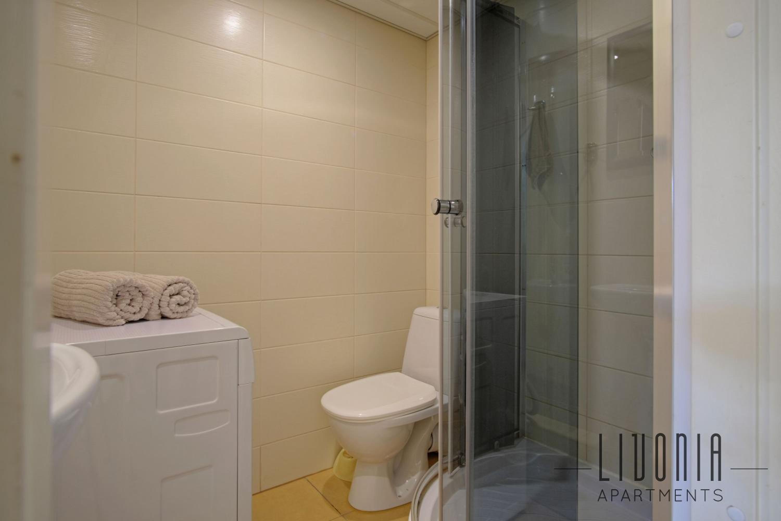 Sunny Studio with Parking, Self-Check-In & Wi-Fi