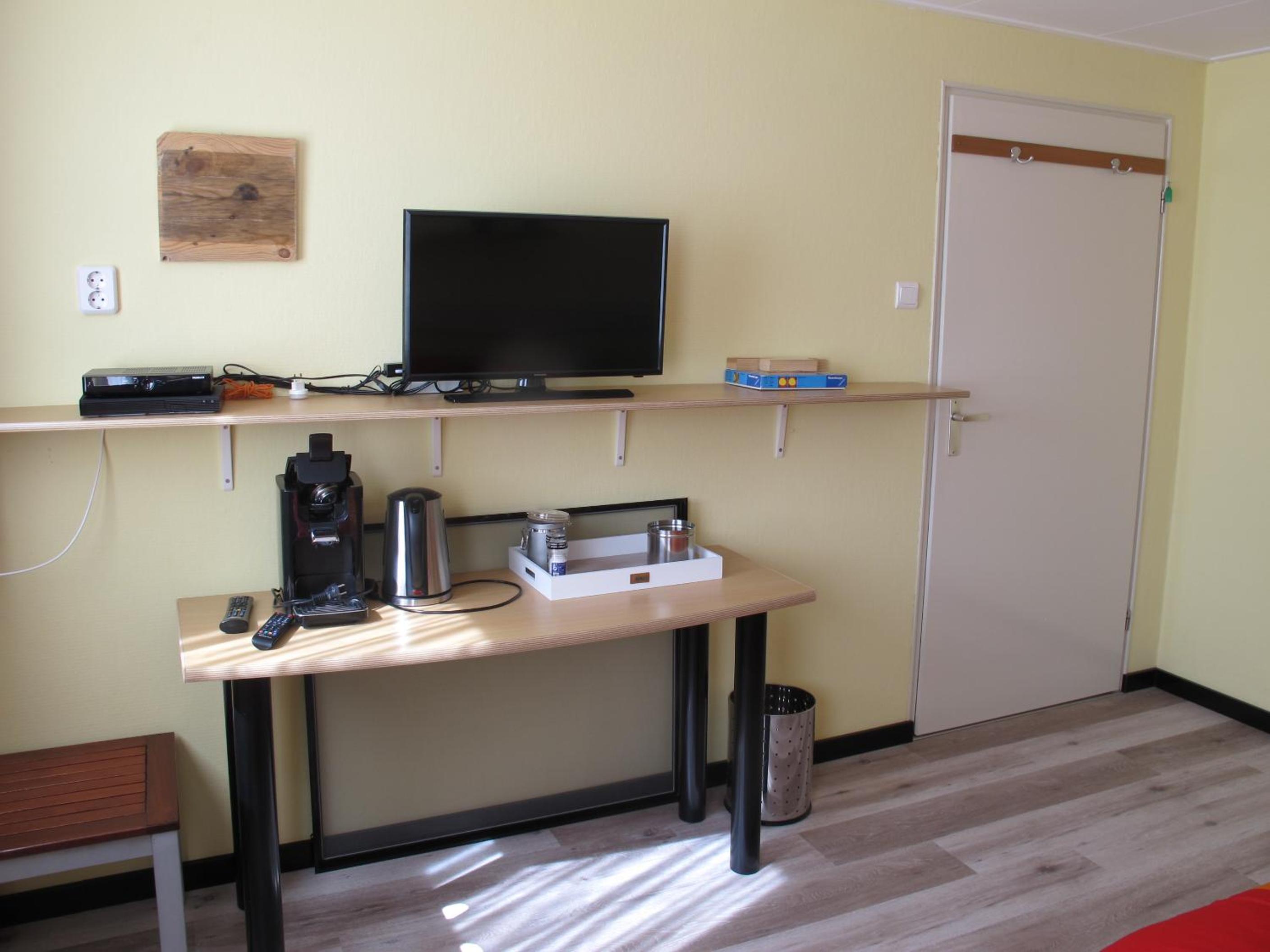 Photo 6
