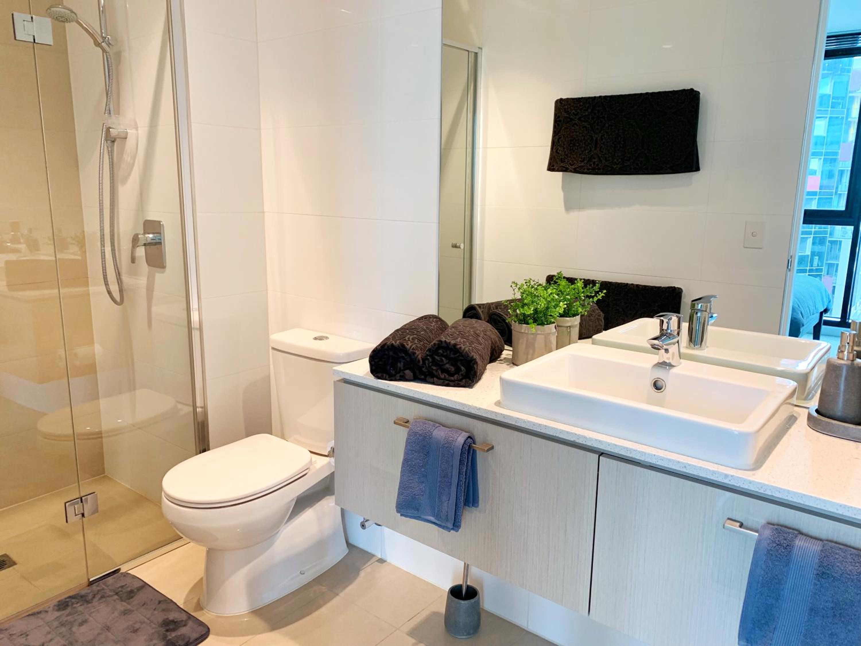 Large 2B2B Near Southern Cross FreeParking GYM POOL