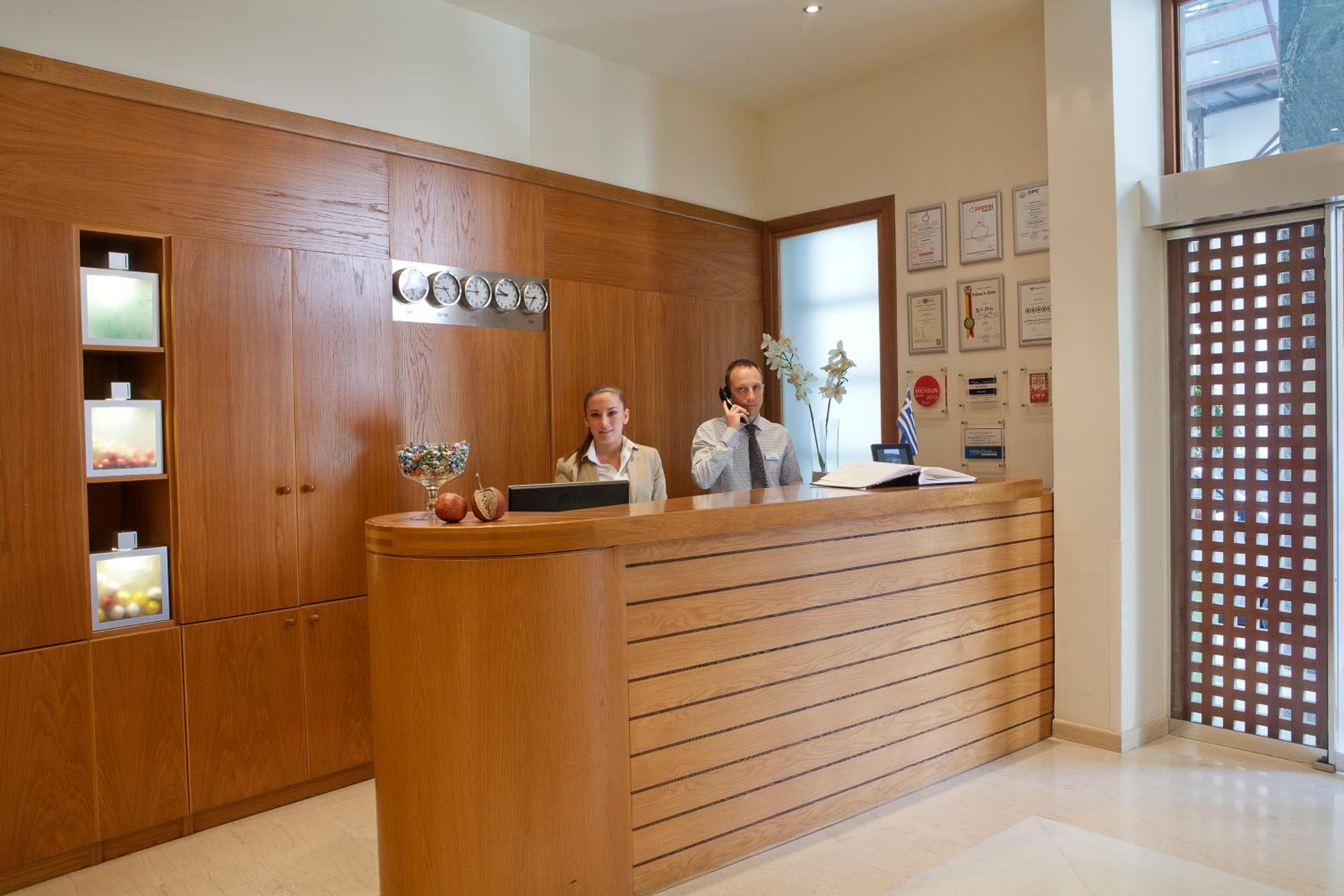 Plaka Hotel 7