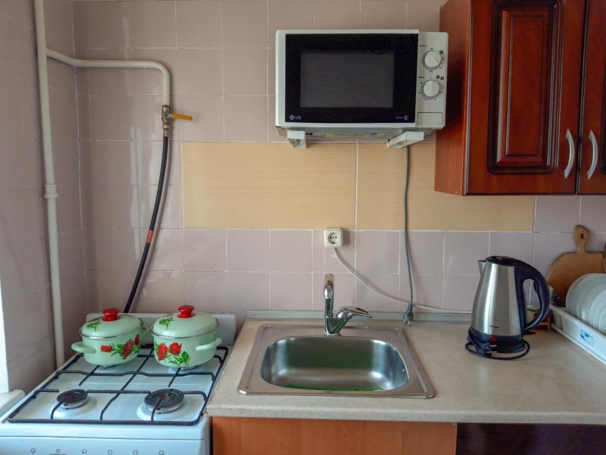 Apartment on Livoberezna Metro Station view 3