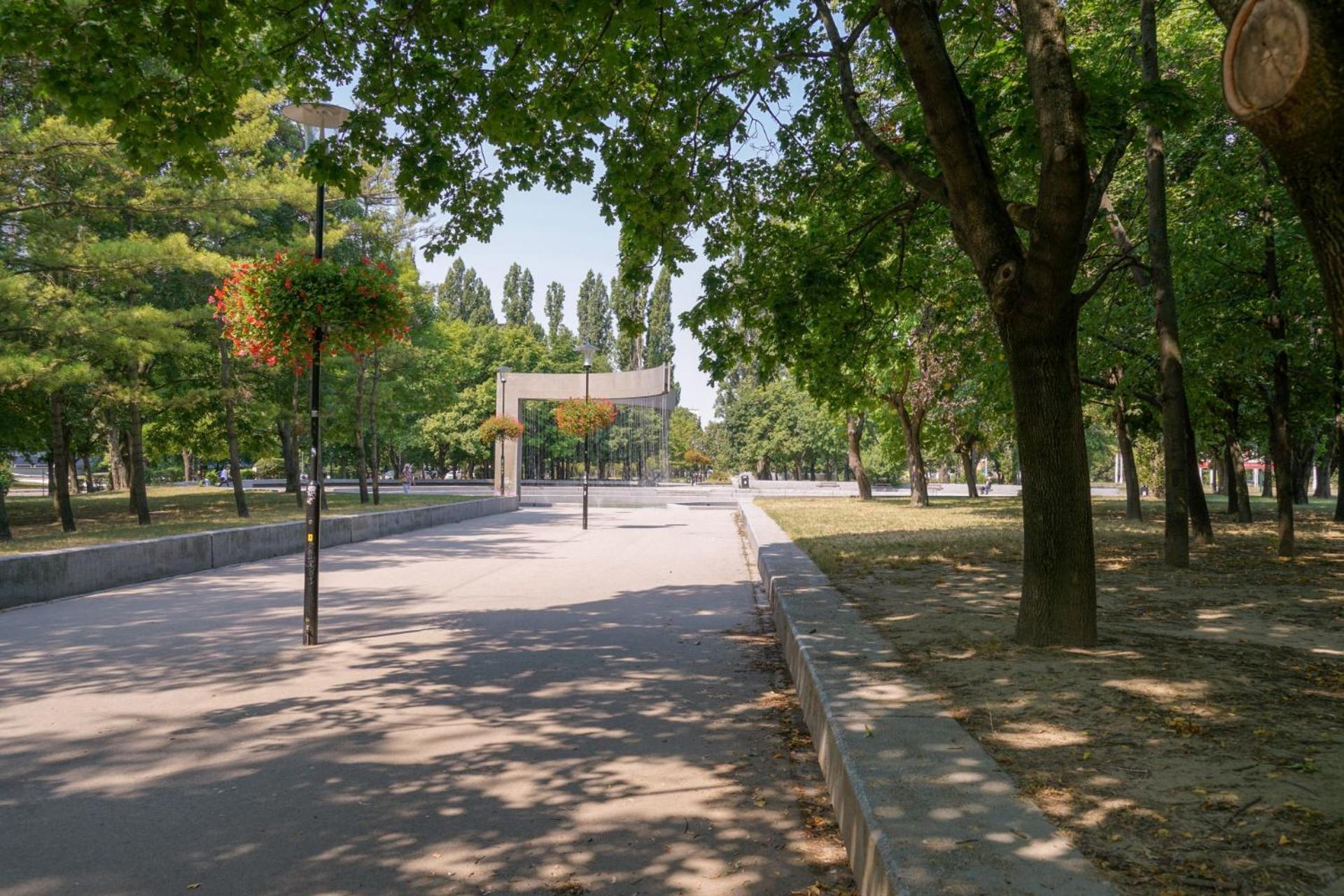 Vesna Convenient Apartment by CHORS