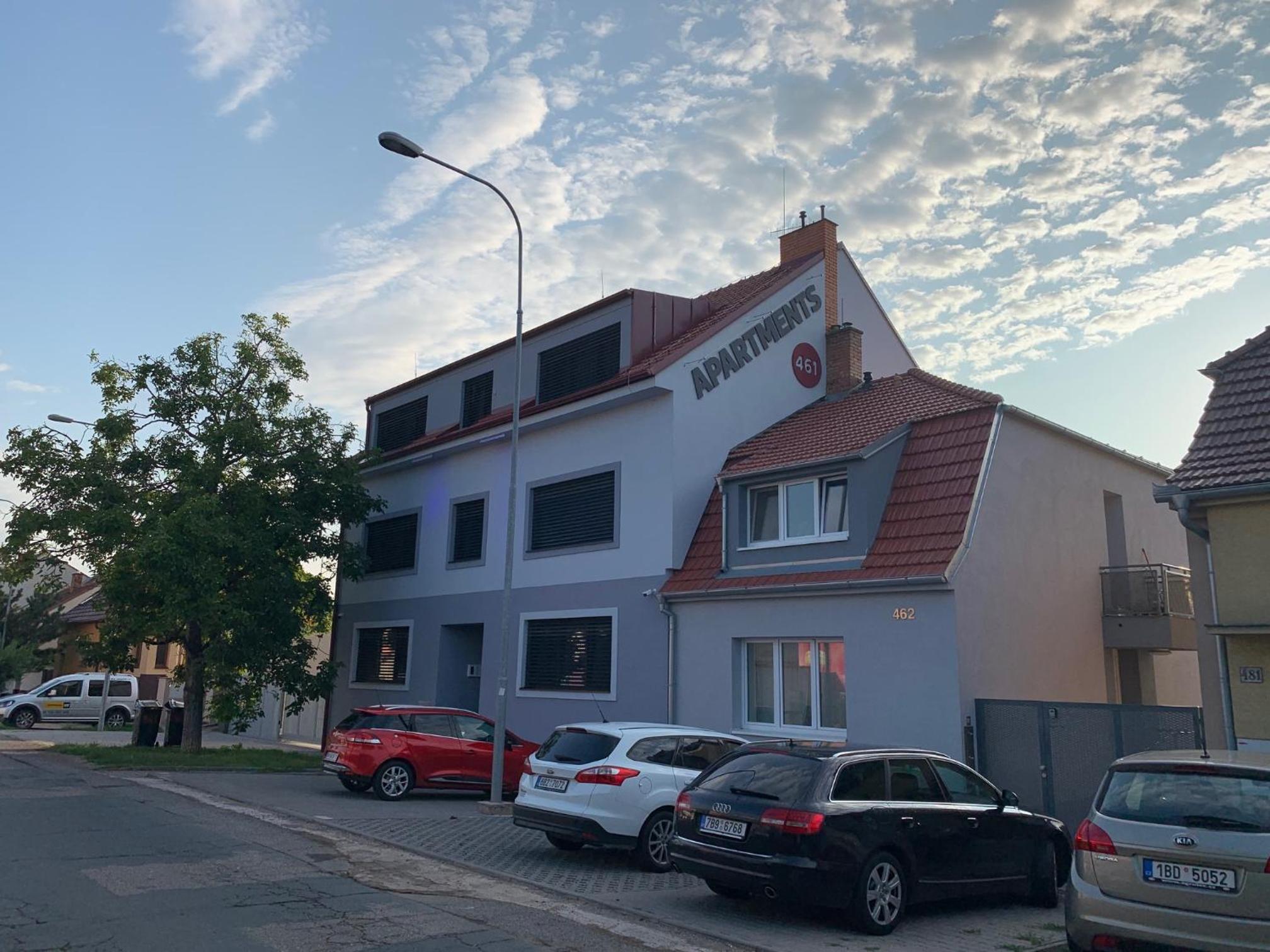 Apartments 461