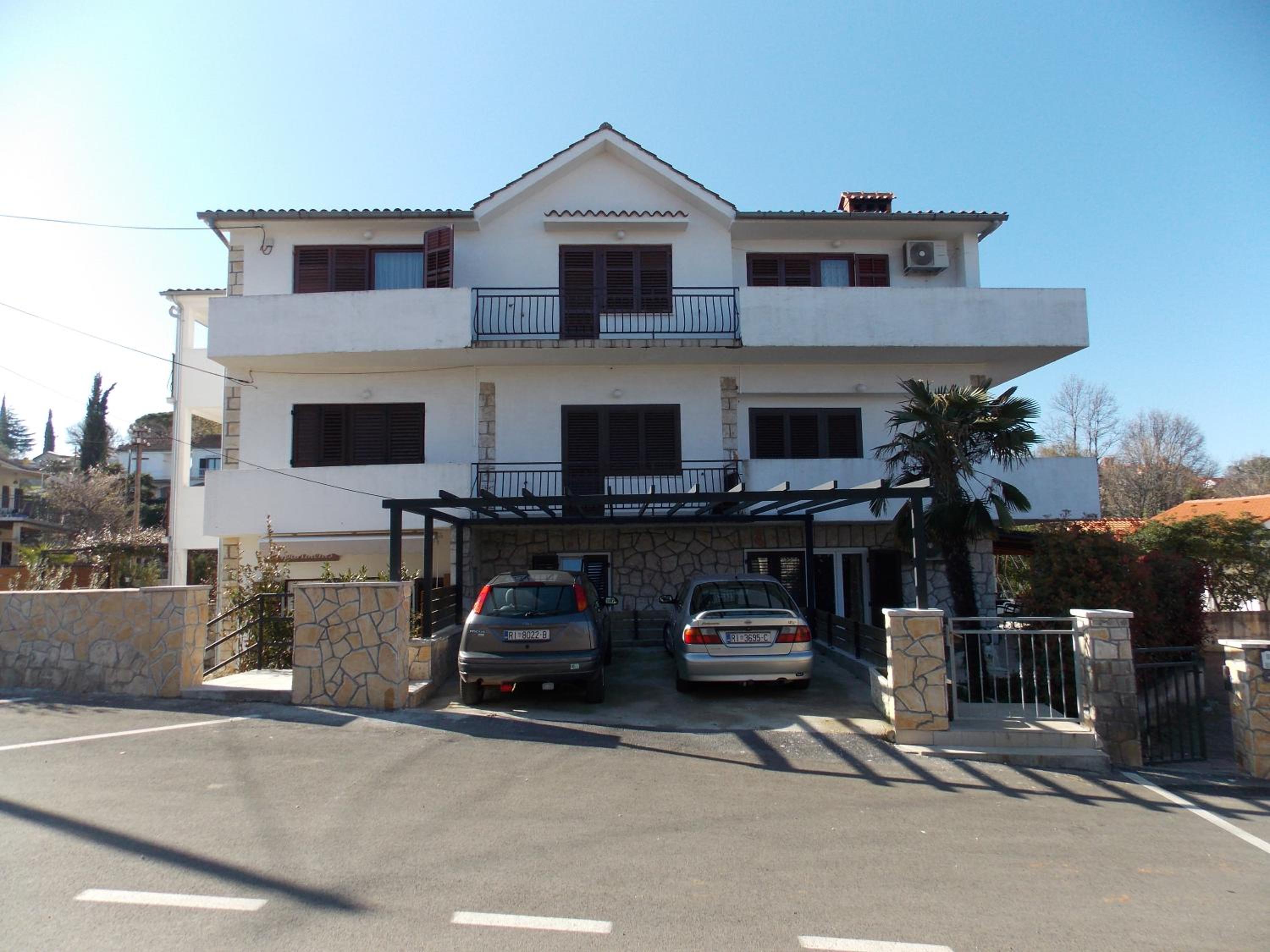 Apartment with private pool