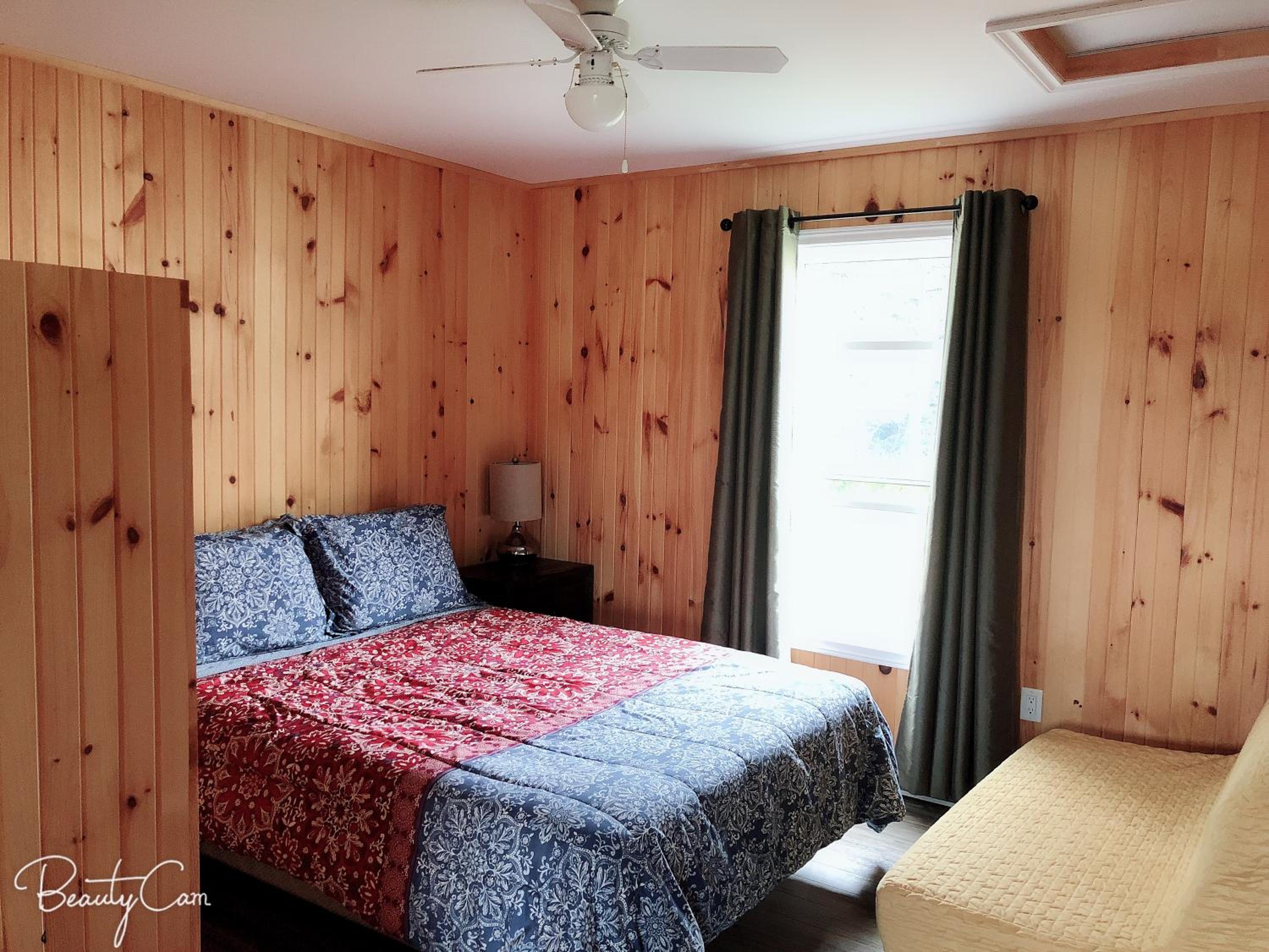 Baywatch Lighthouse Cottages & Motel