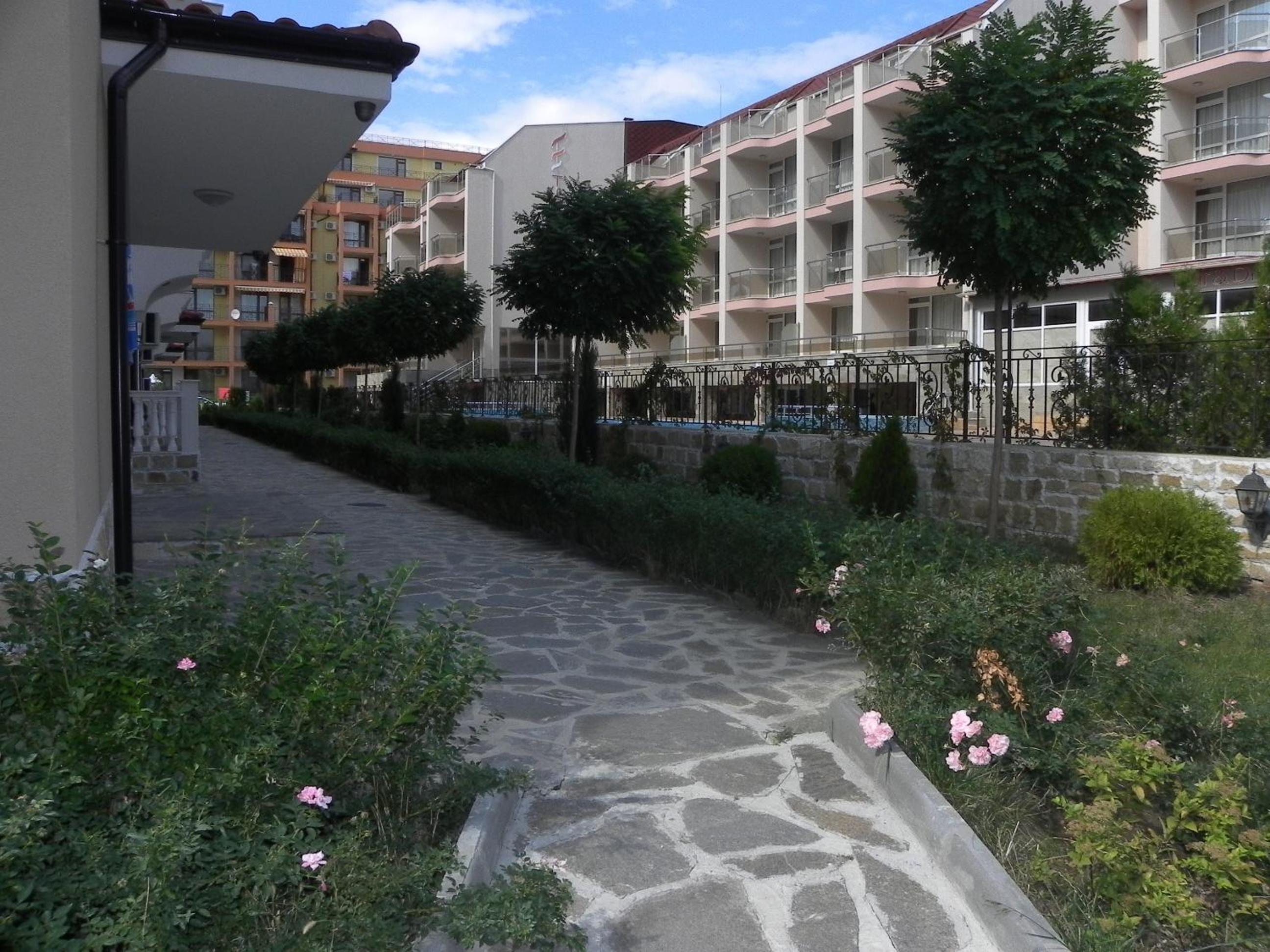 Antorini Apartments