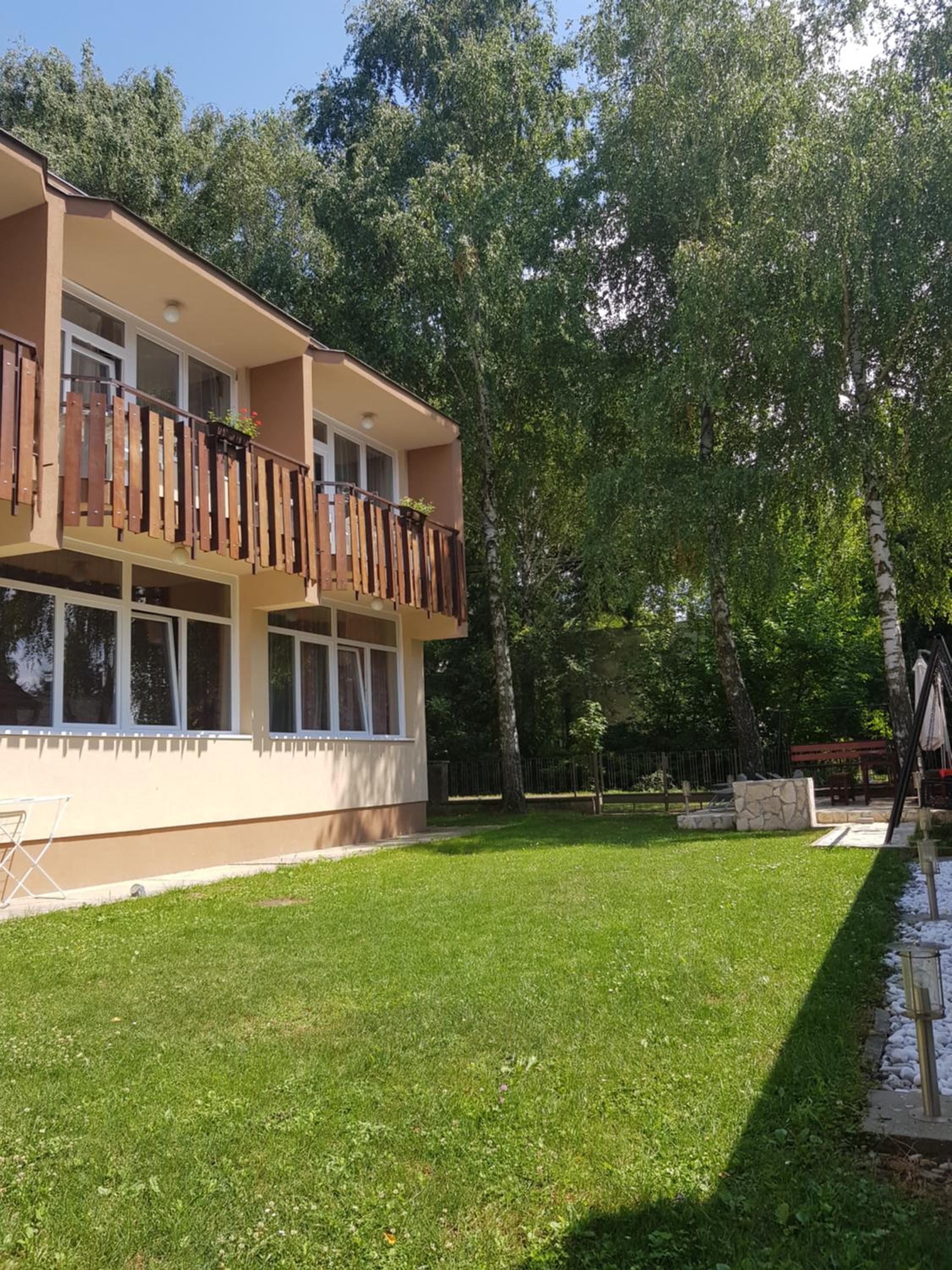 Photo 11