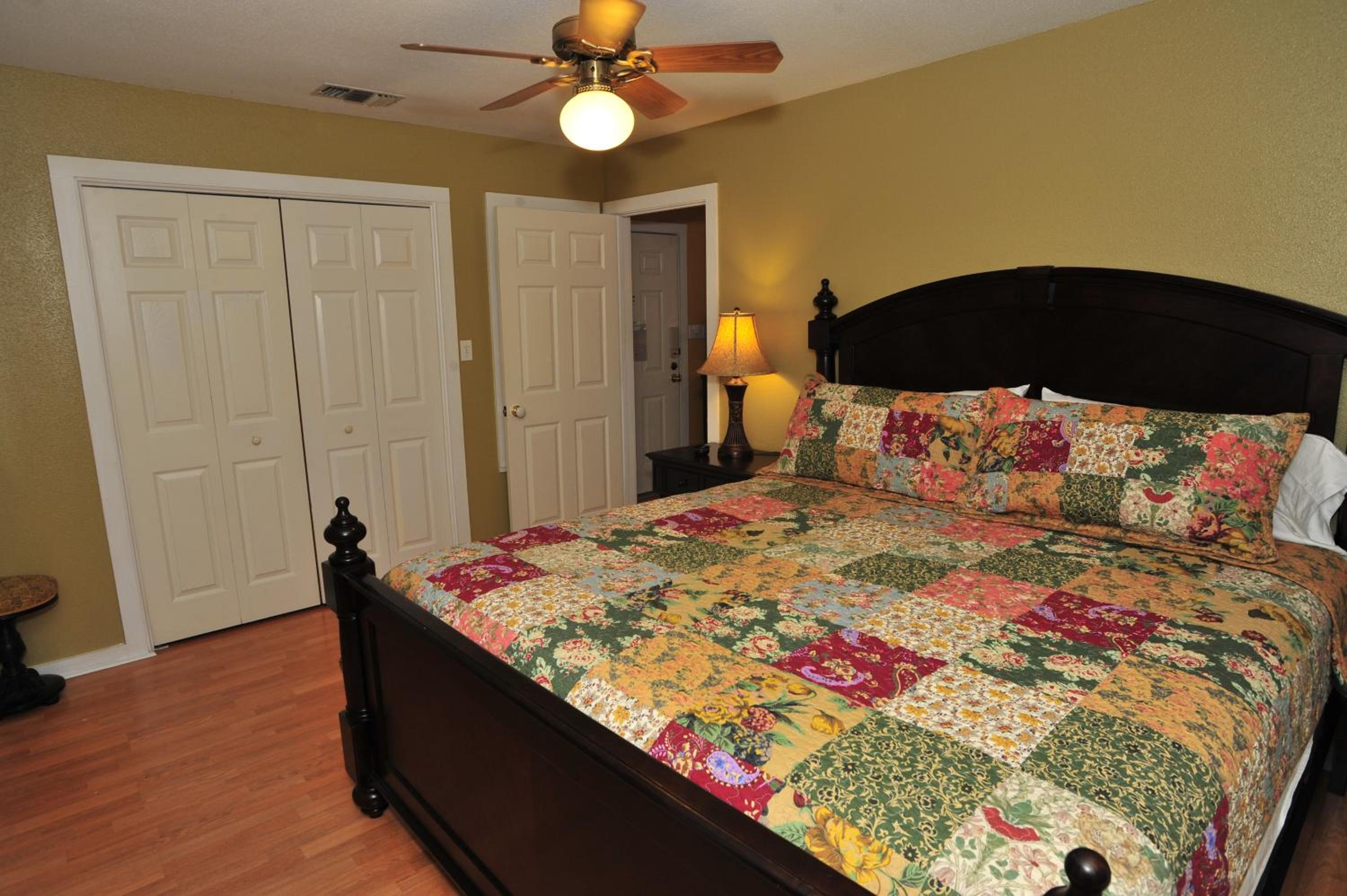 Schmitz Bed & Breakfast