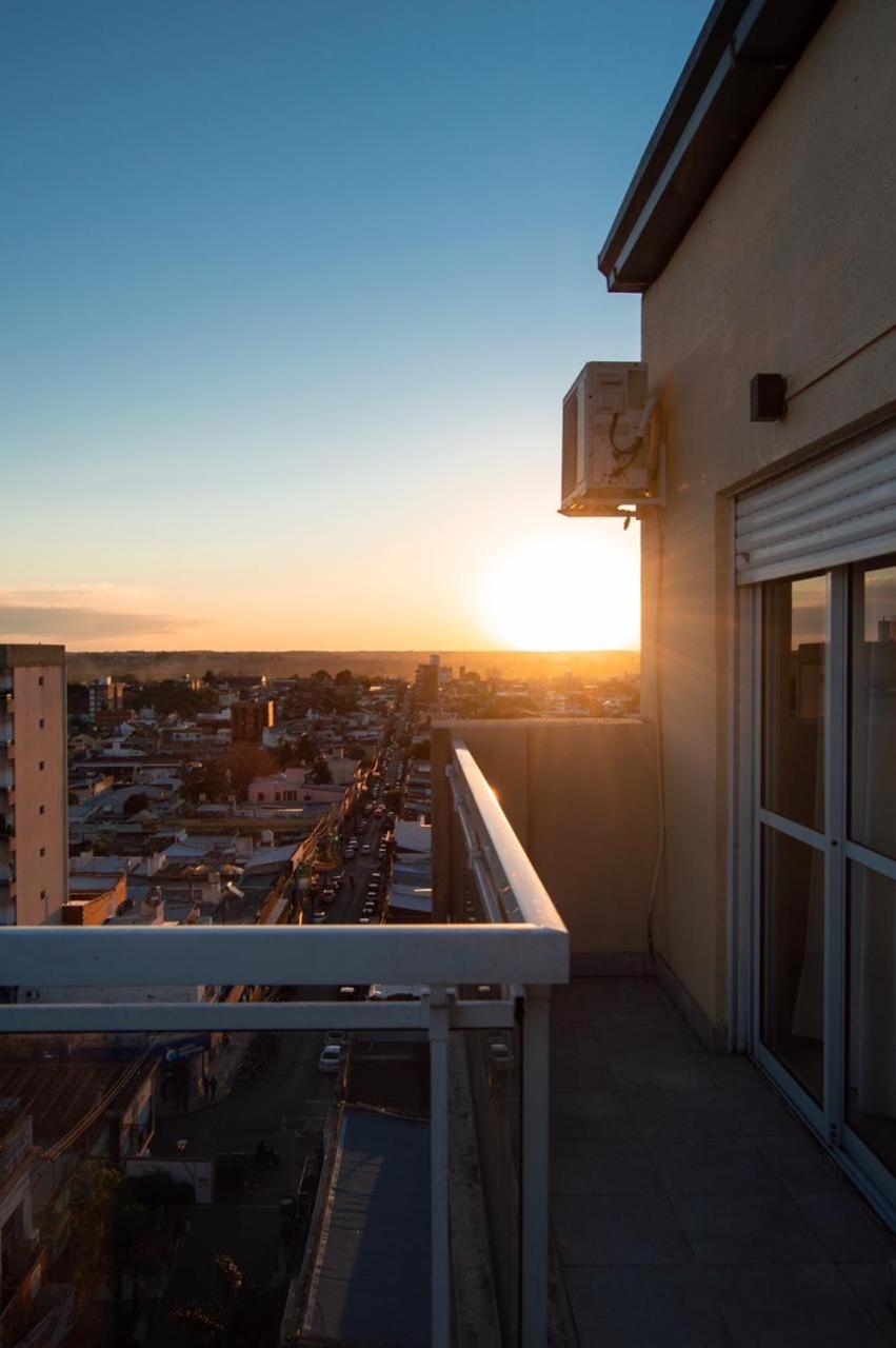 Departamento en peatonal con terraza y vista al río Uruguay