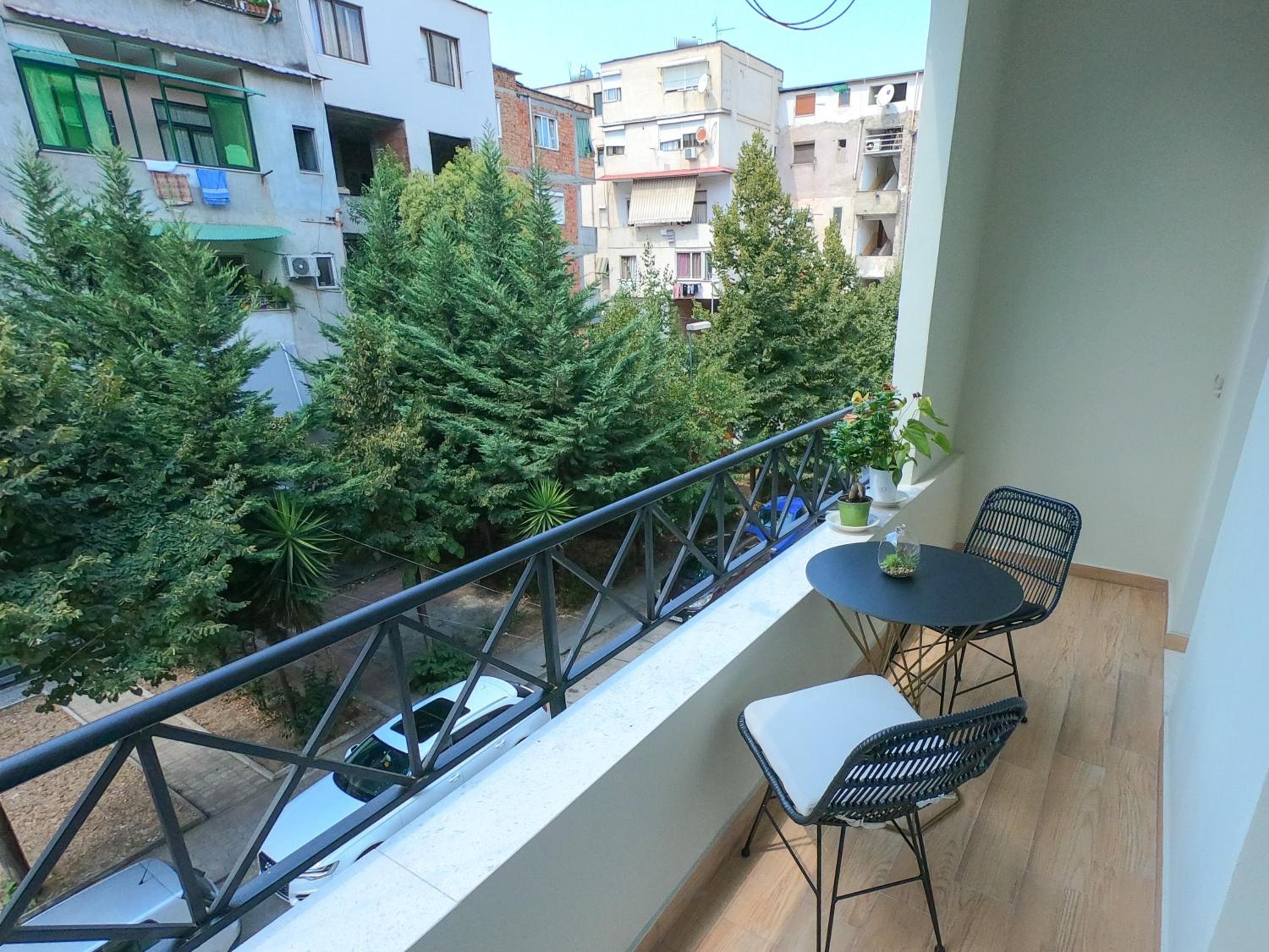 Roza's Studio Tirana Center
