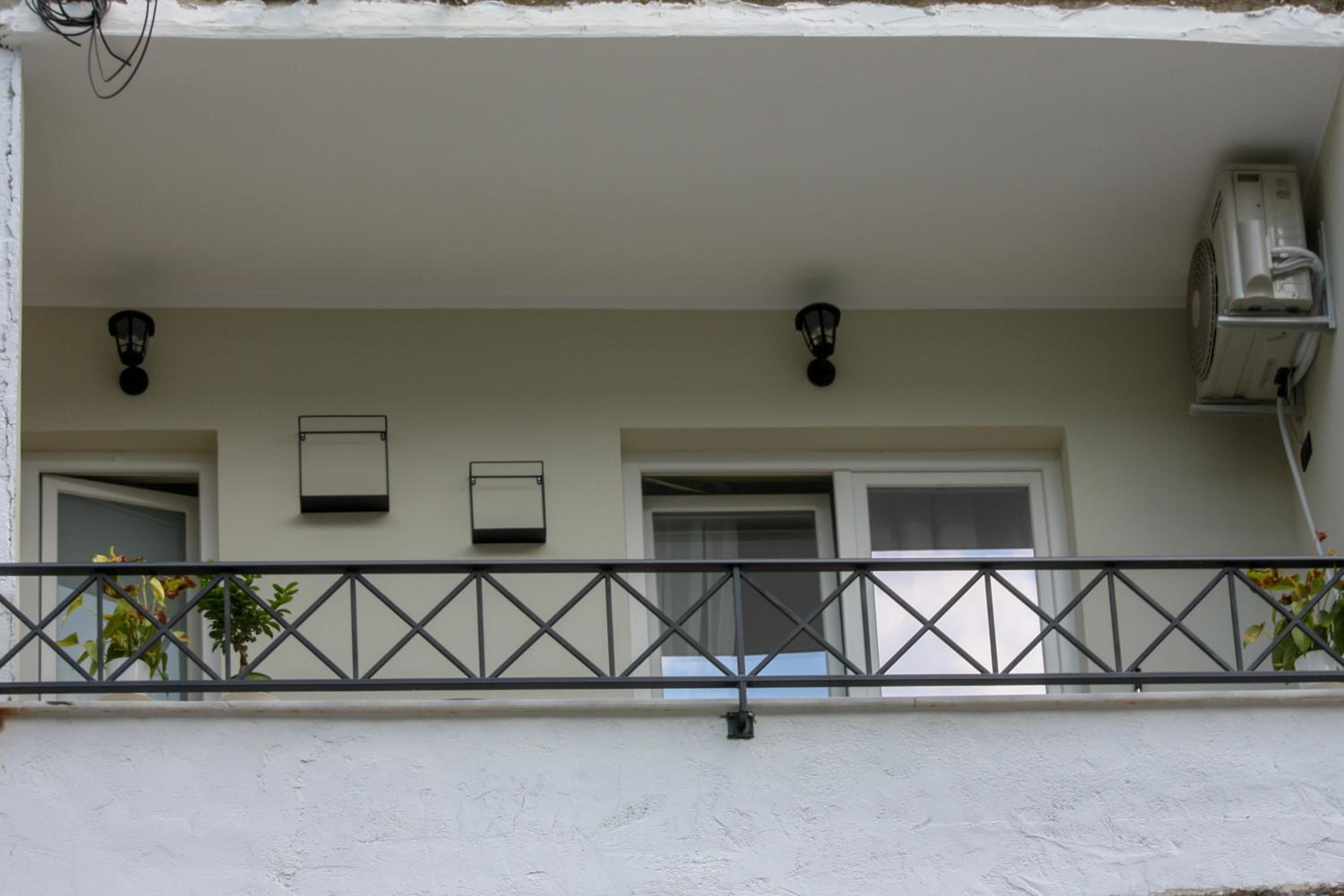 Roza's Studio Tirana Center
