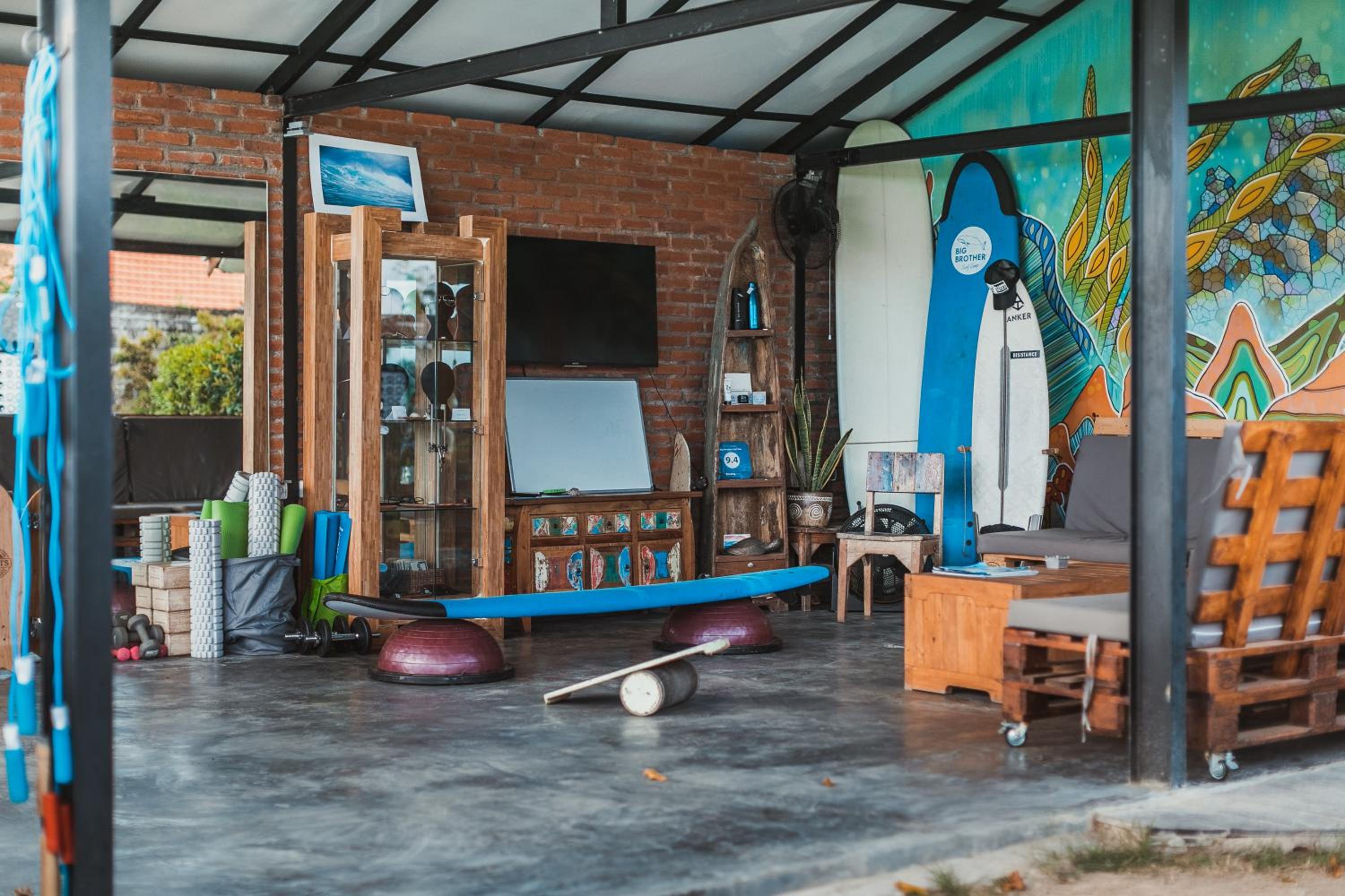 Big Brother Surf Inn