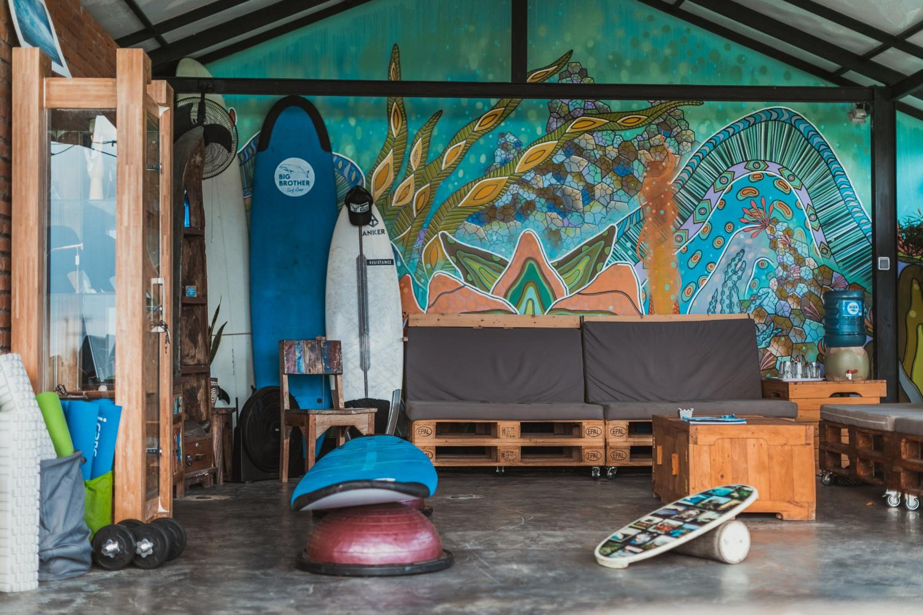 Big Brother Surf Inn
