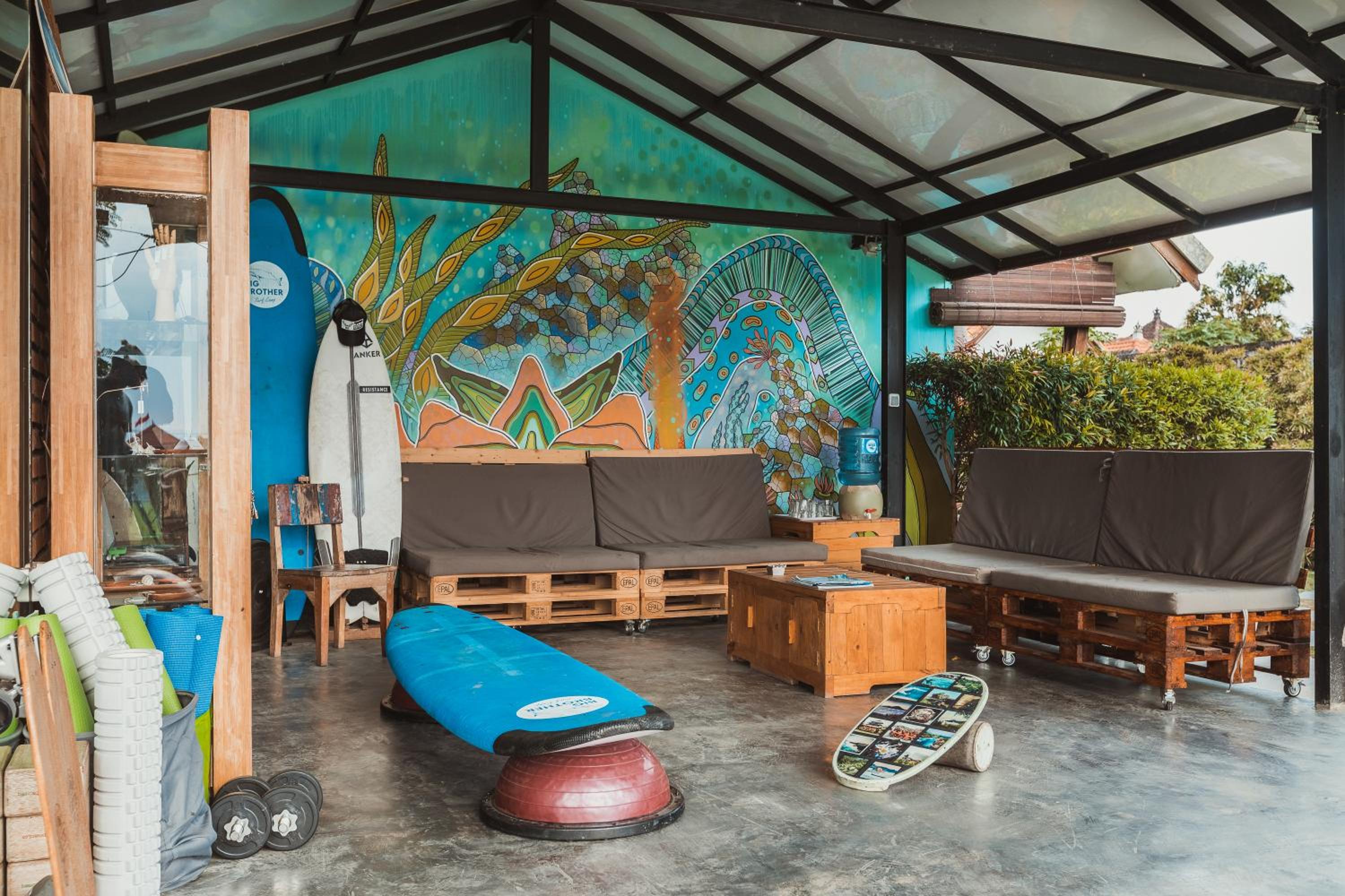 Big Brother Surf Inn