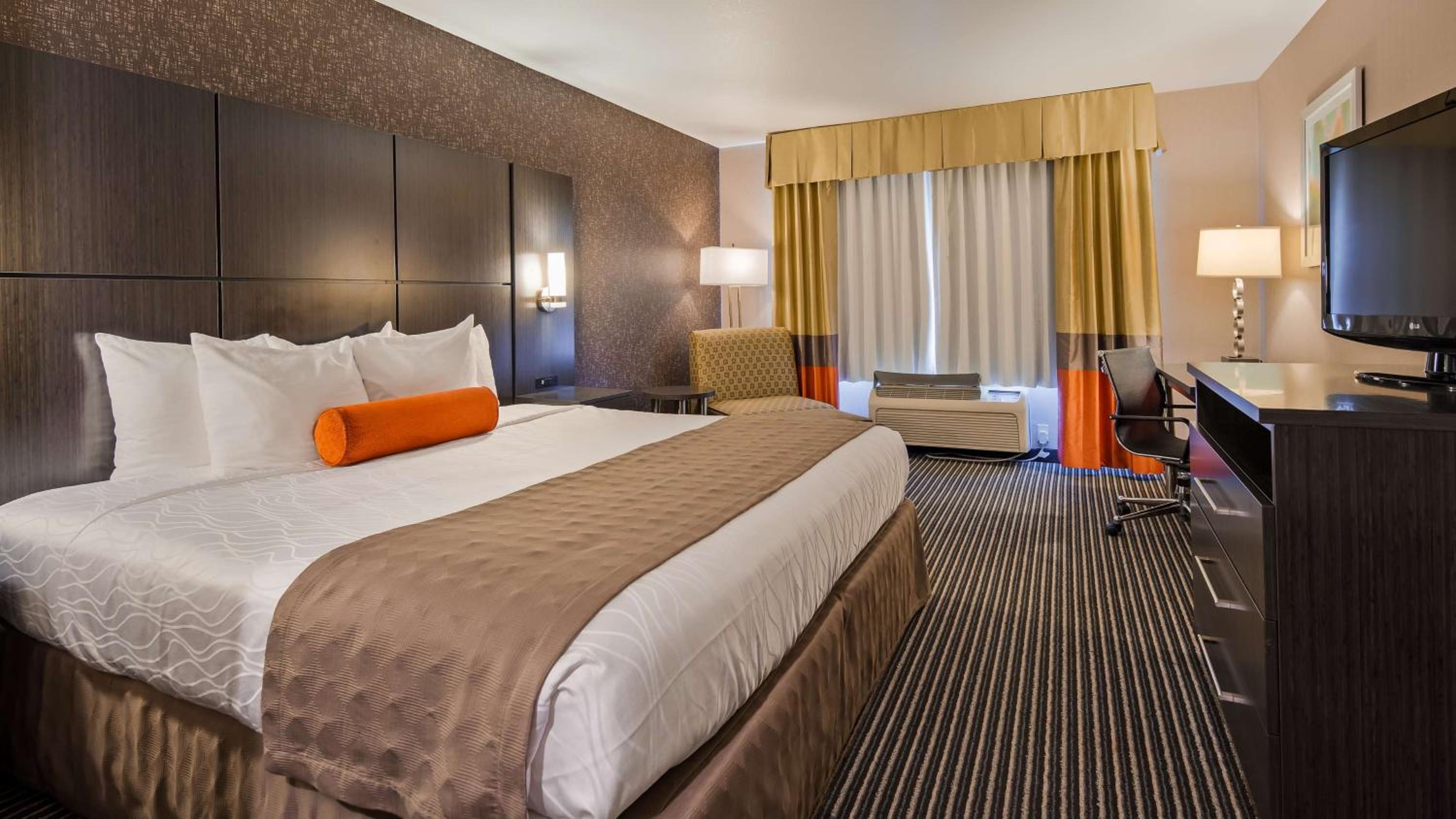 Best Western Plus Rama Inn Suites - Property Image 18