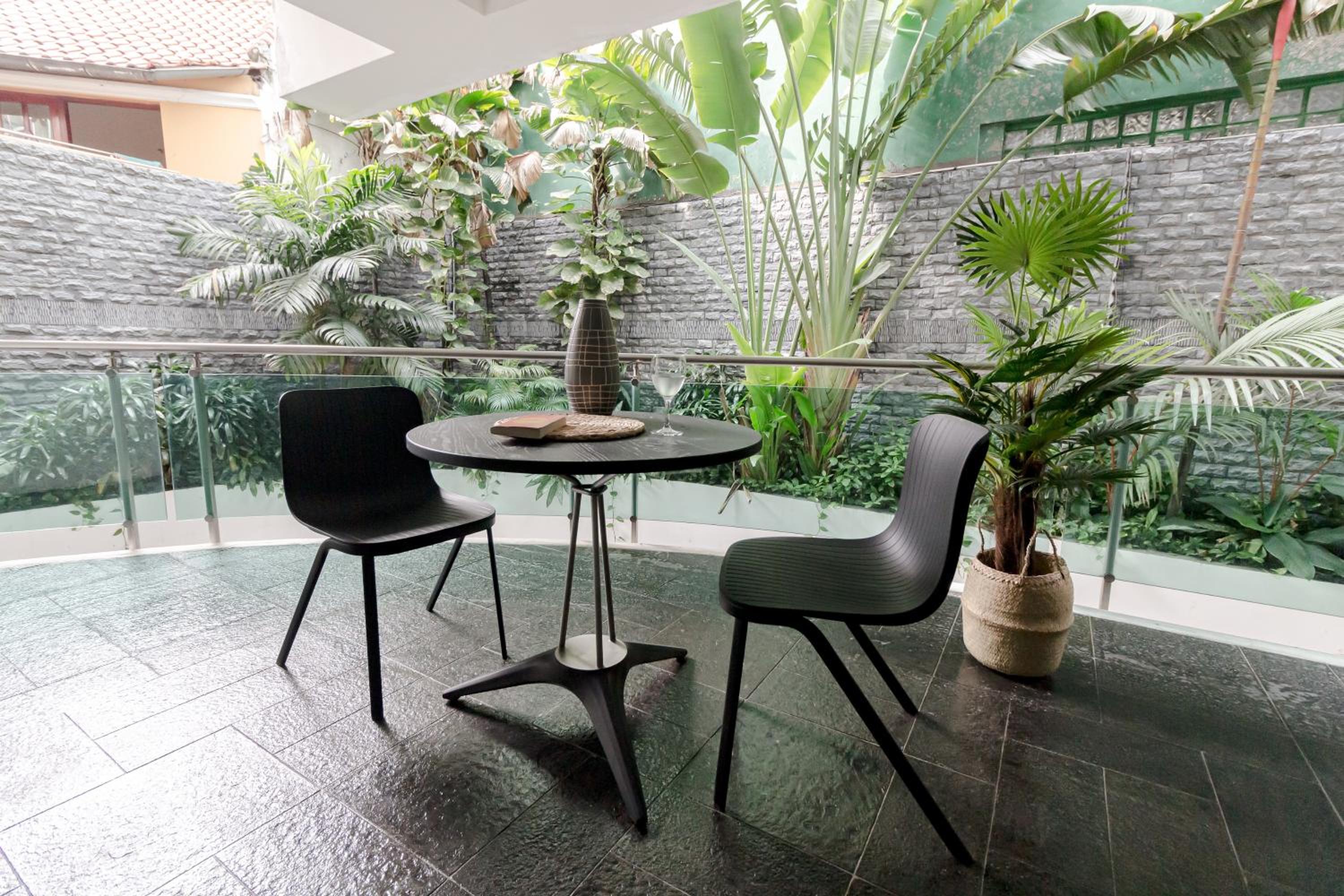 Blue Arch - Luxury Serviced Apartment in Central Saigon