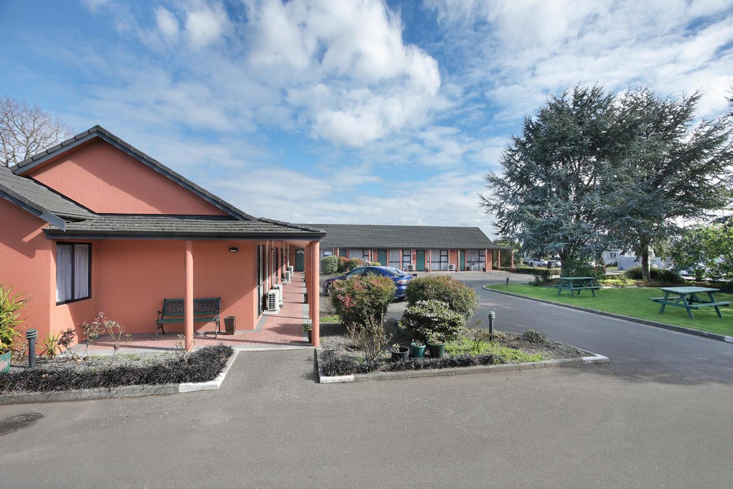 Pavilion Motel & Conference Centre