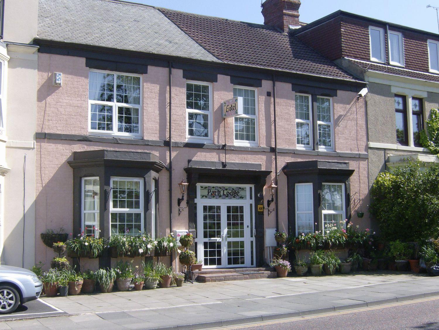 Whitley Bay Vacations - Park Lodge Guest House - Property Image 1
