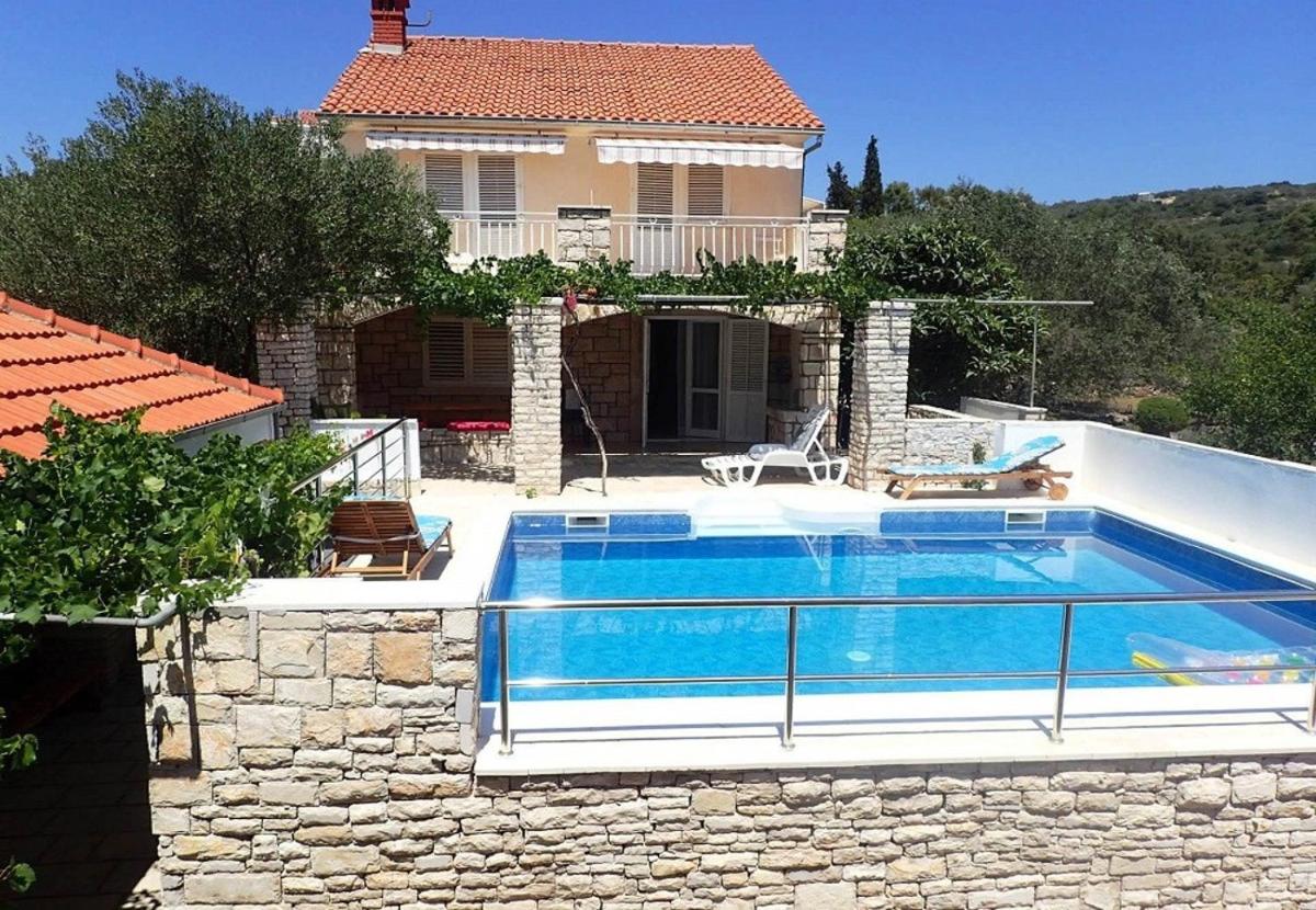 Villa Gradina 1 - private pool view 2