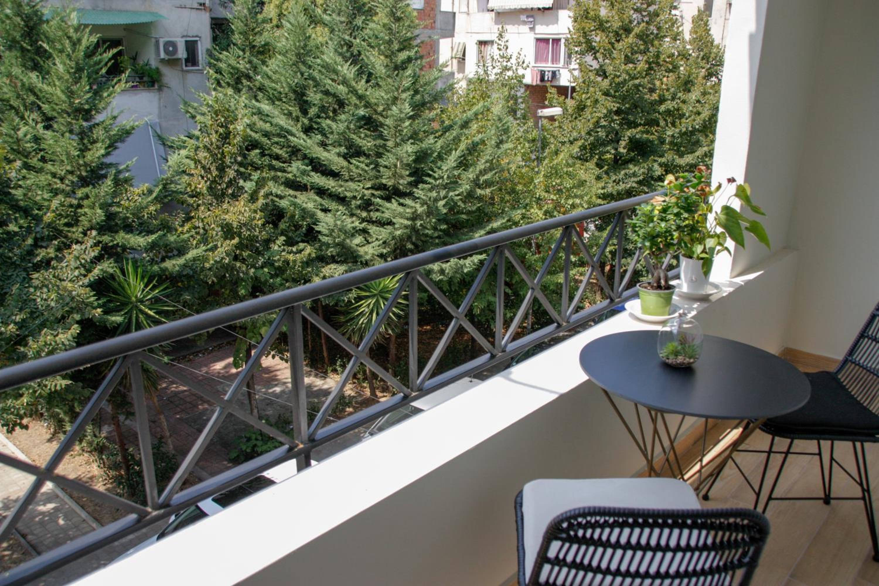 Roza's Studio Tirana Center