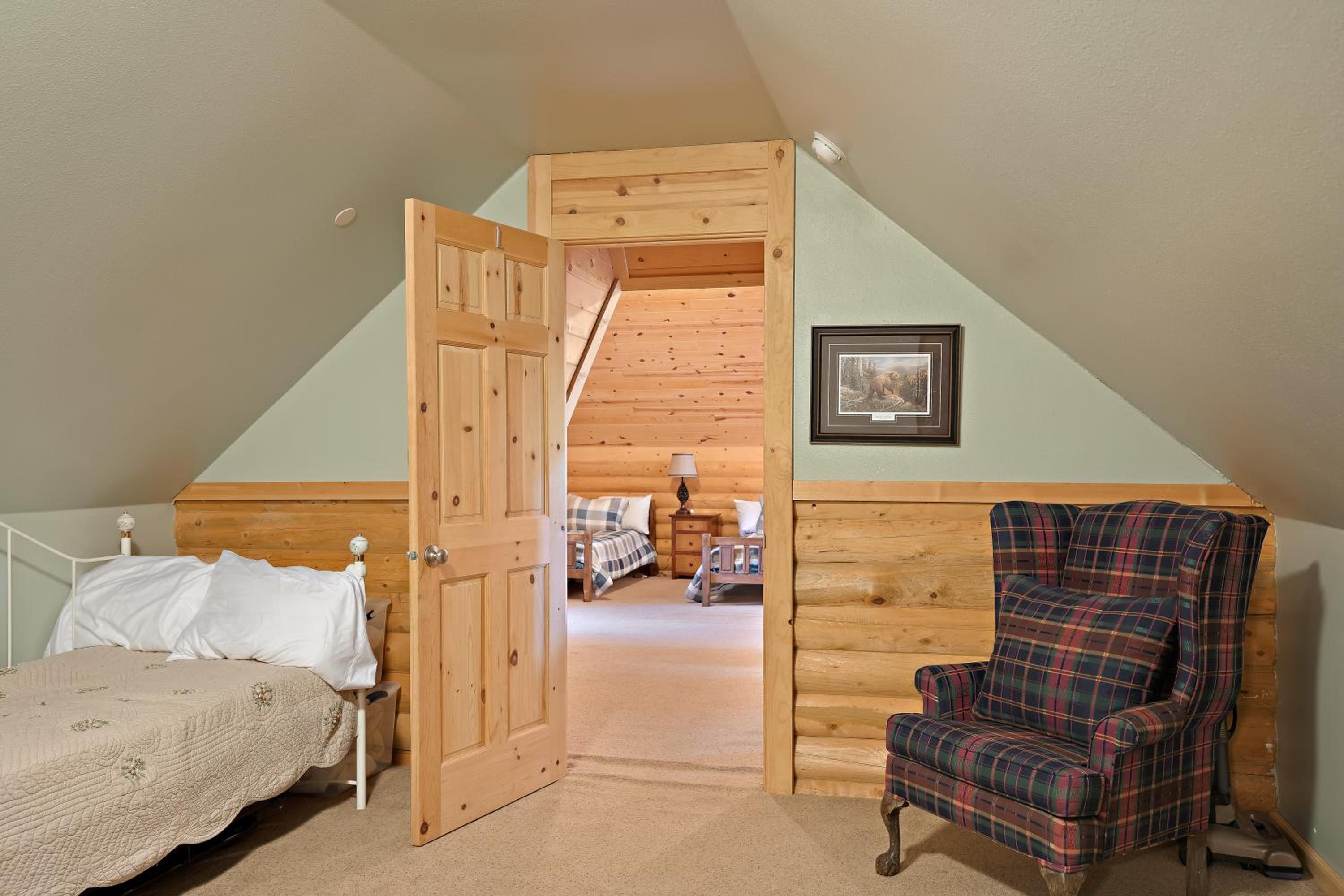 Lodgepole Lookout by KABINO Hot Tub Garage Foosball Fire Pit Theater Room U-Shaped Driveway