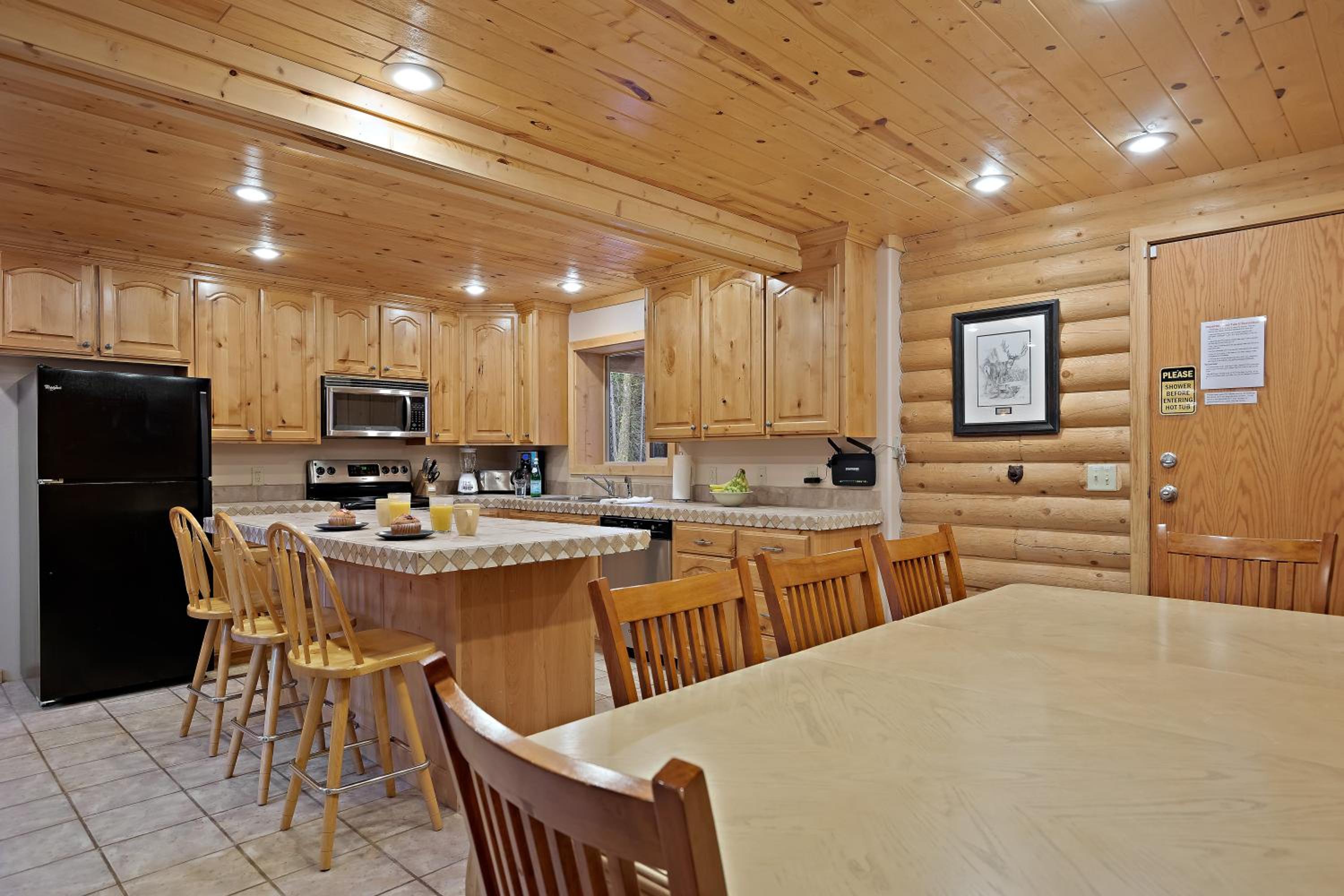 Lodgepole Lookout by KABINO Hot Tub Garage Foosball Fire Pit Theater Room U-Shaped Driveway
