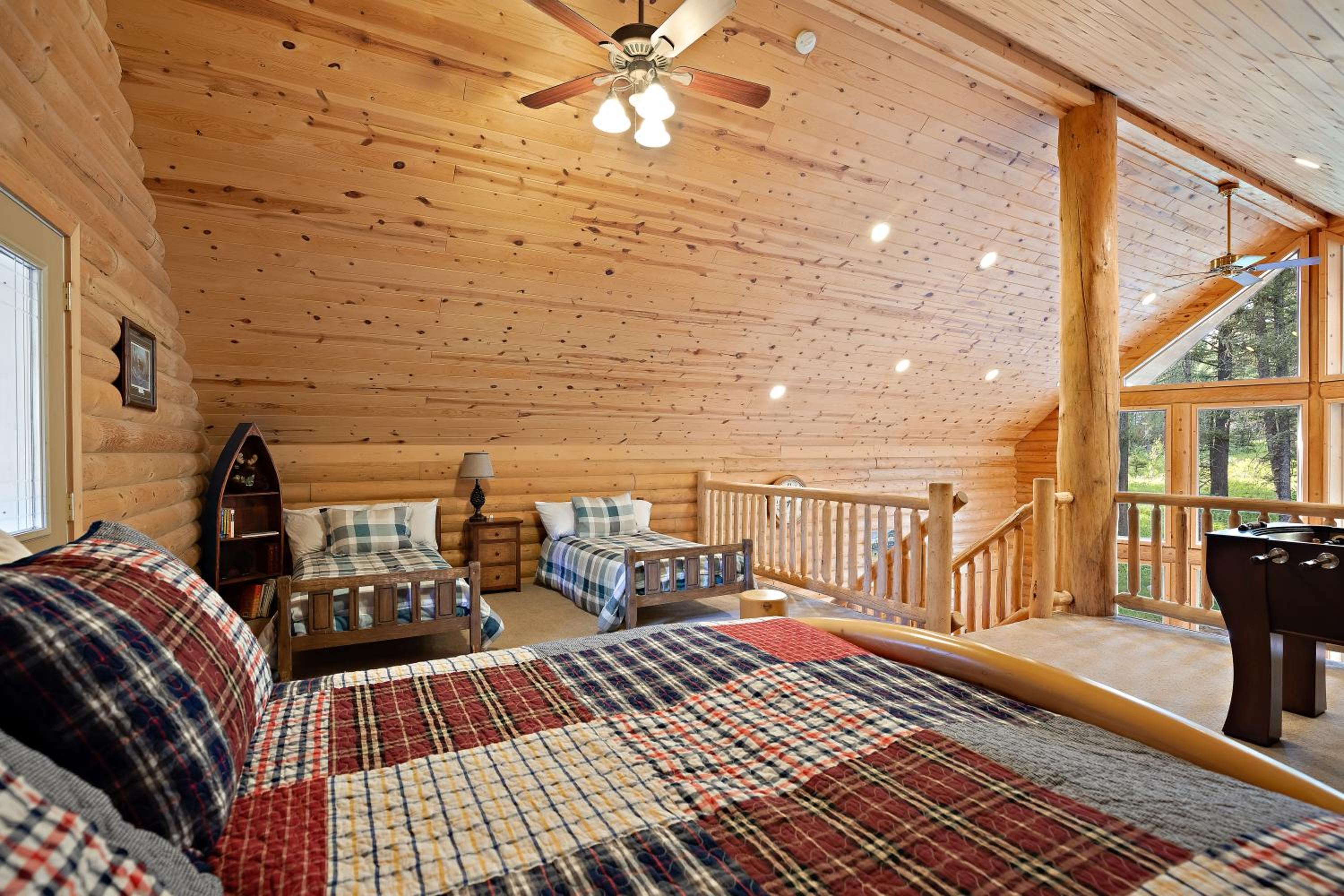 Lodgepole Lookout by KABINO Hot Tub Garage Foosball Fire Pit Theater Room U-Shaped Driveway