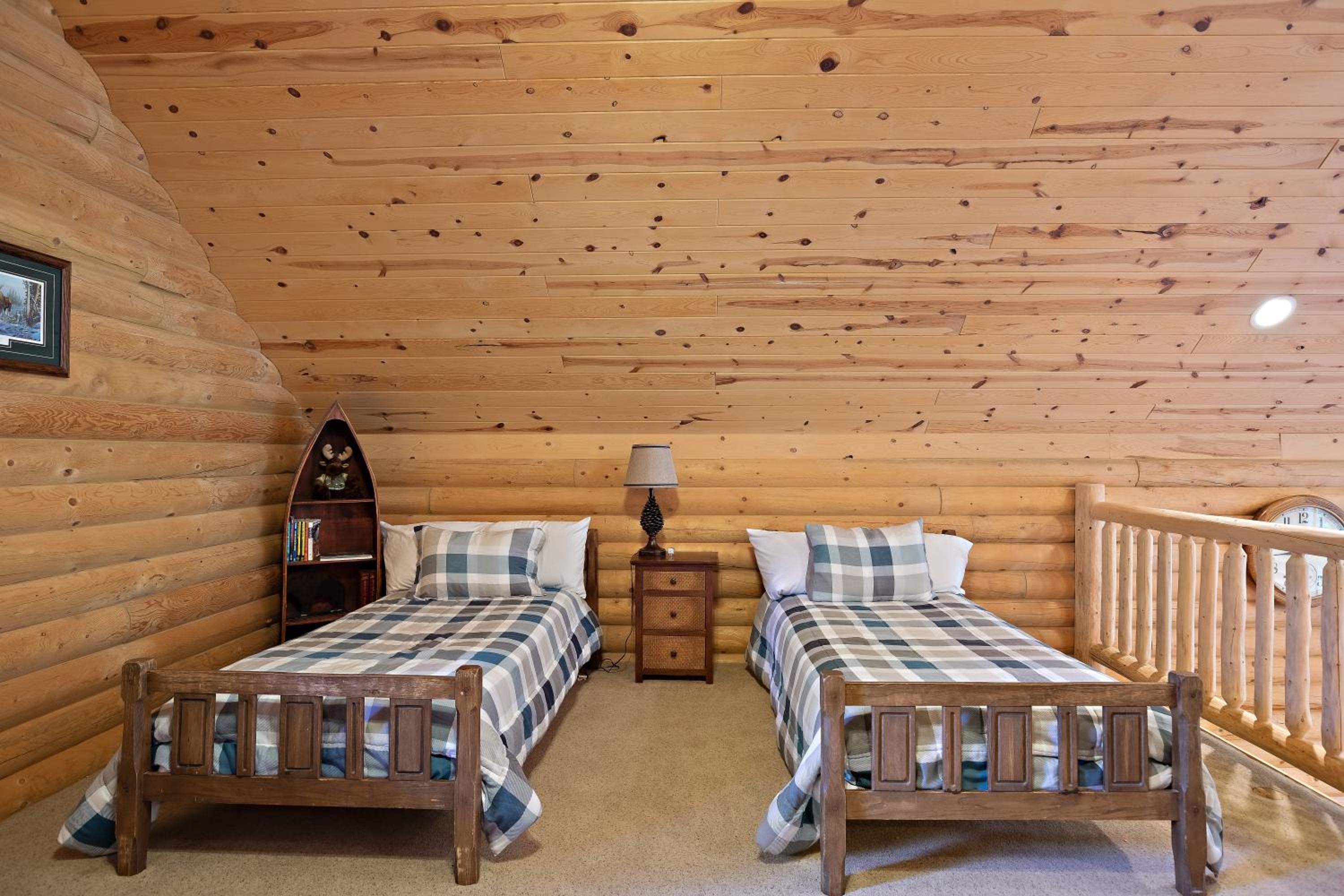Lodgepole Lookout by KABINO Hot Tub Garage Foosball Fire Pit Theater Room U-Shaped Driveway