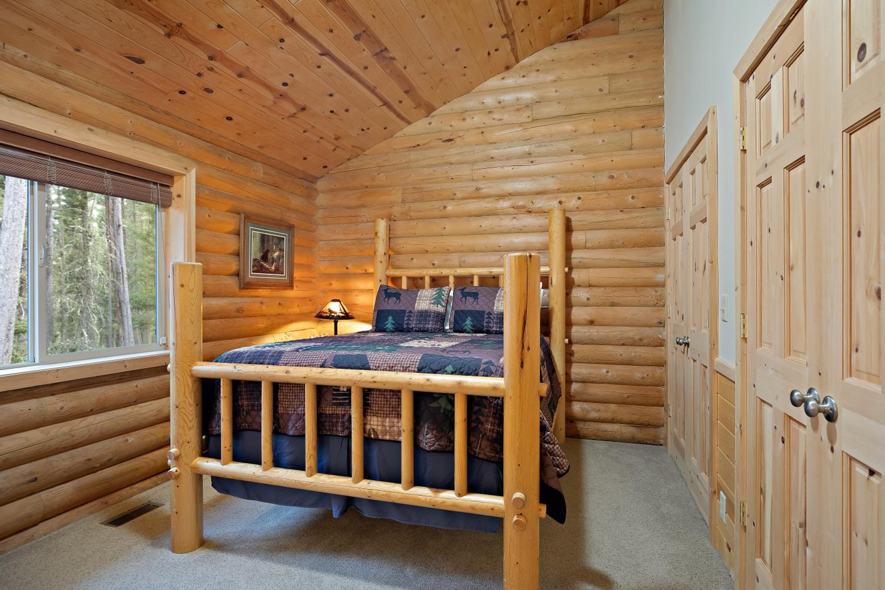 Lodgepole Lookout by KABINO Hot Tub Garage Foosball Fire Pit Theater Room U-Shaped Driveway