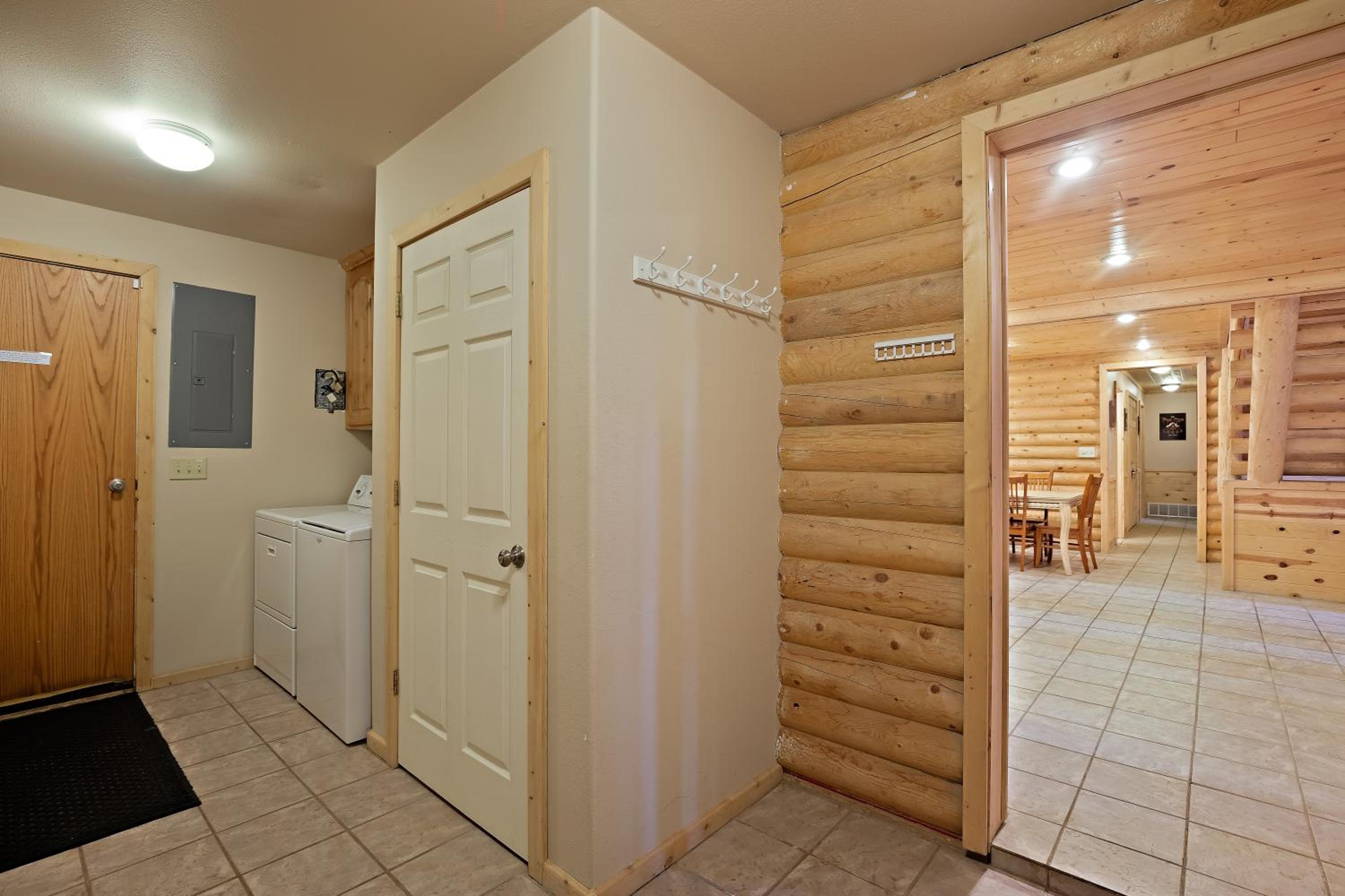 Lodgepole Lookout by KABINO Hot Tub Garage Foosball Fire Pit Theater Room U-Shaped Driveway