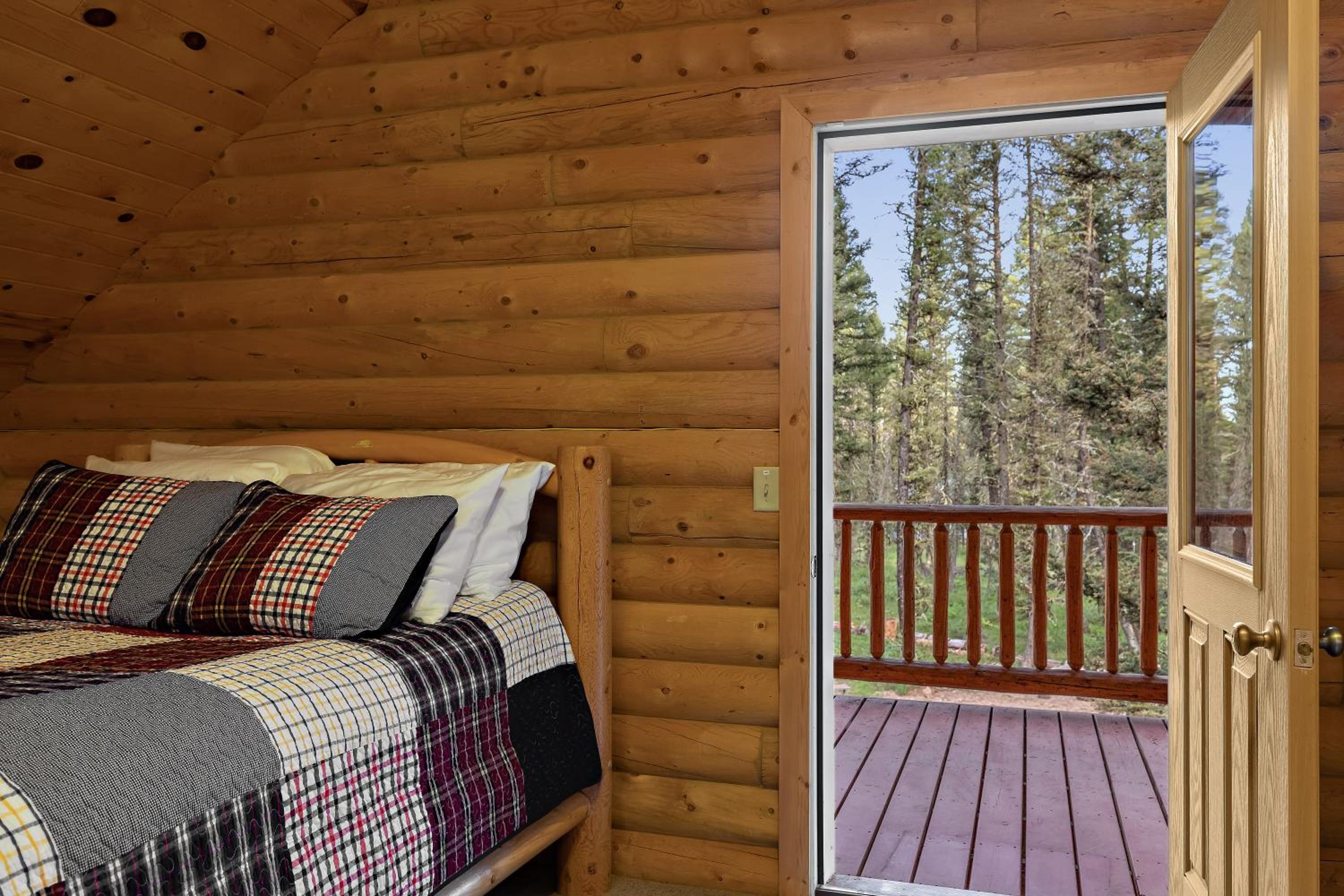 Lodgepole Lookout by KABINO Hot Tub Garage Foosball Fire Pit Theater Room U-Shaped Driveway