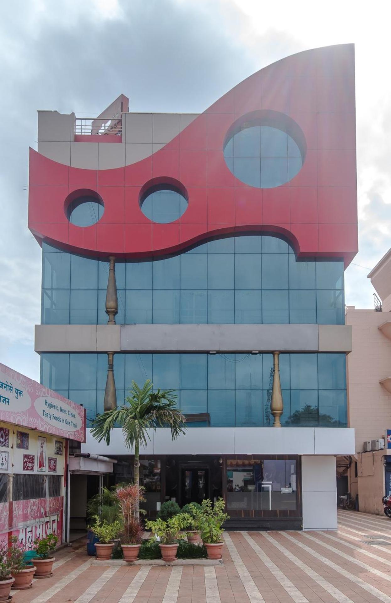 Shirdi Vacations - Hotel Sai Country Inn by Shantikamal - Property Image 1