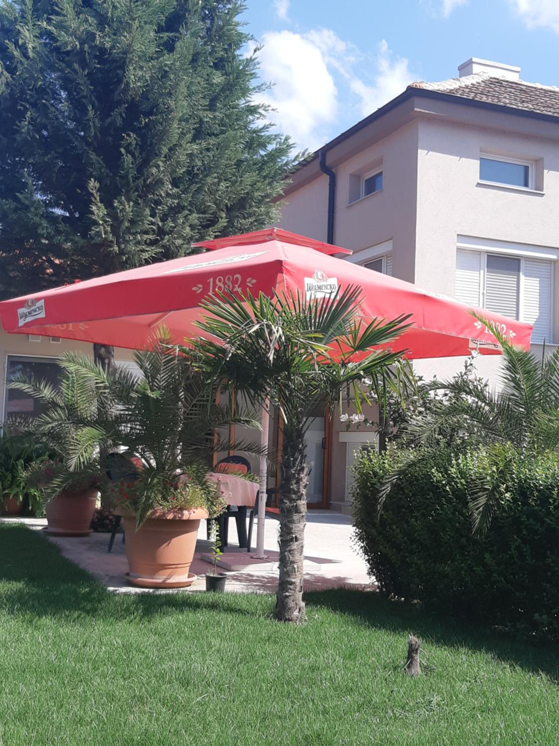 Villa Ros Guest House