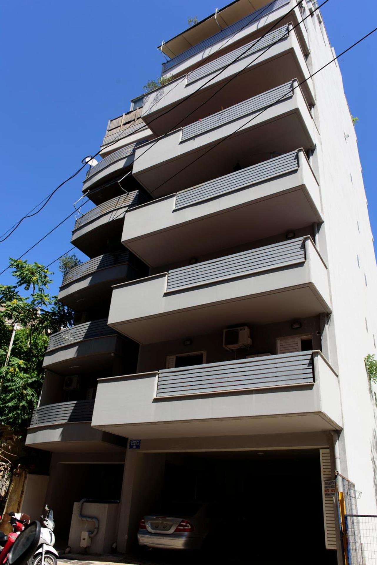 Hotel M&D Luxury Suites in central Athens - Image 1