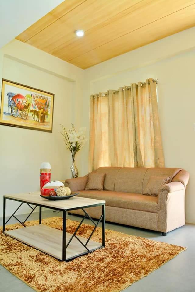 Mailz Haven-E Beautiful 3BR Modern Aprt Near SM view 4