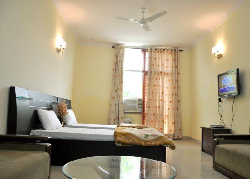 Hotel Home Stay Dwarka view 2