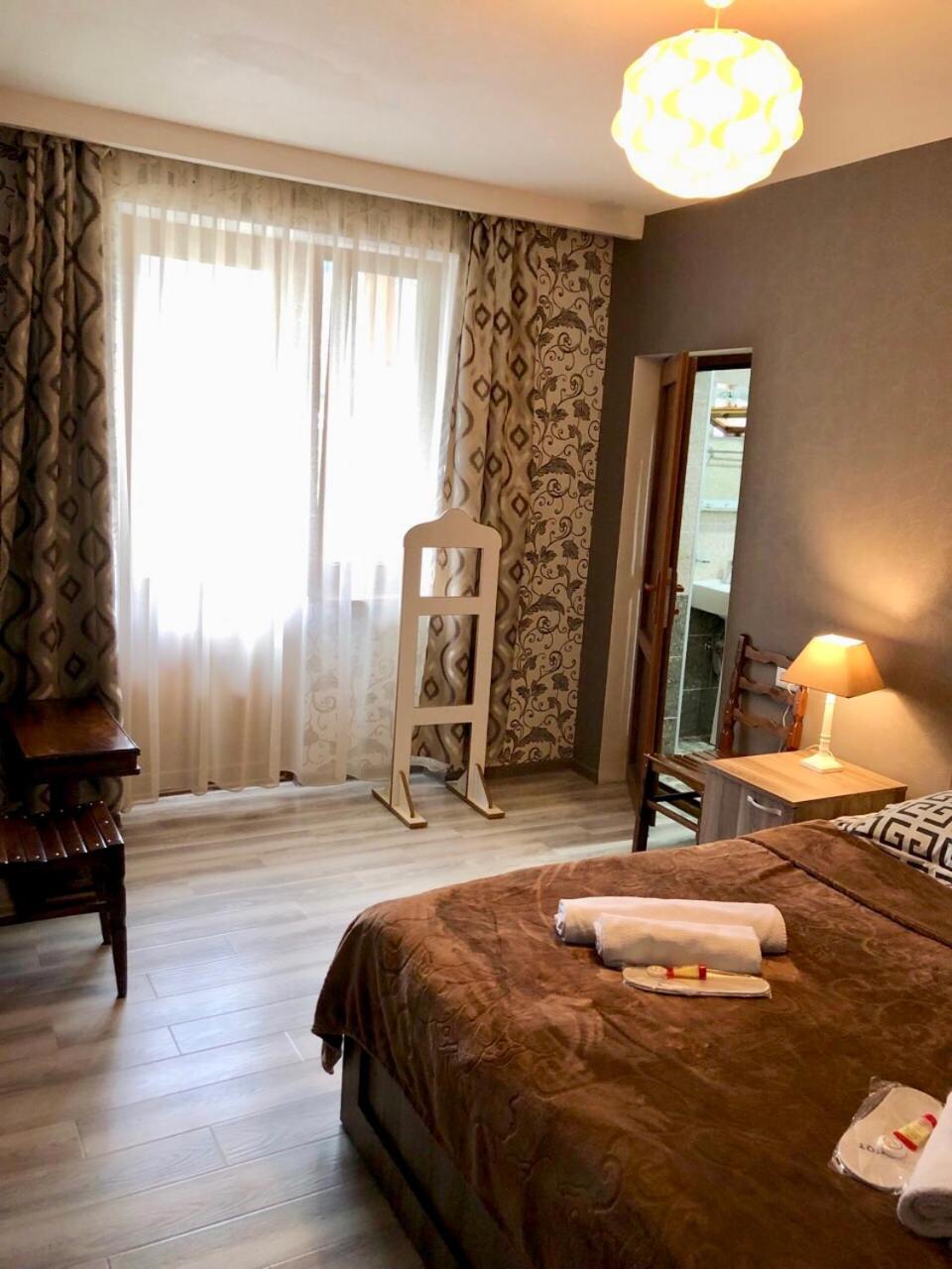 Apartment Jorjo Mestia view 3