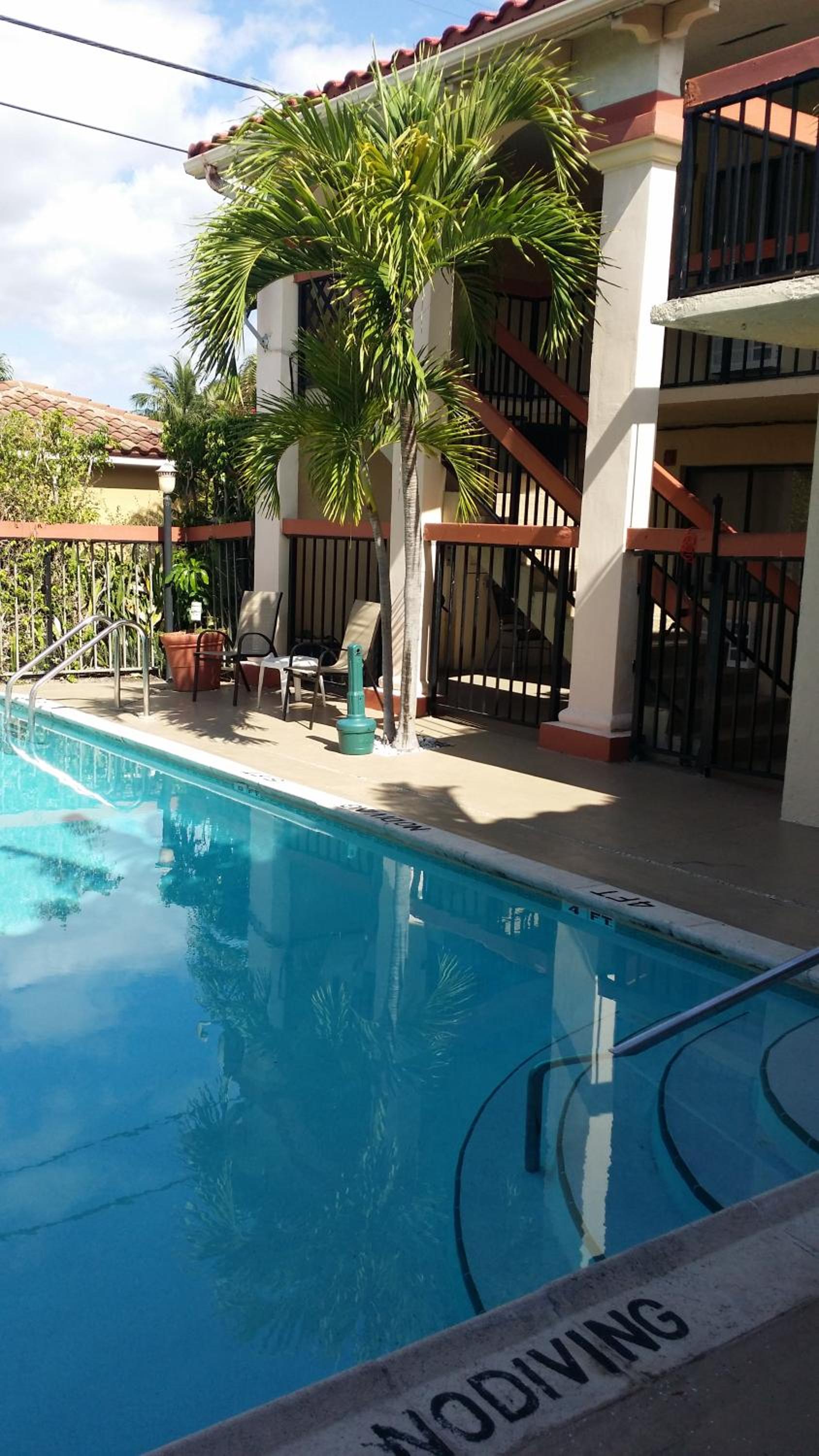Palm Breeze Hotel